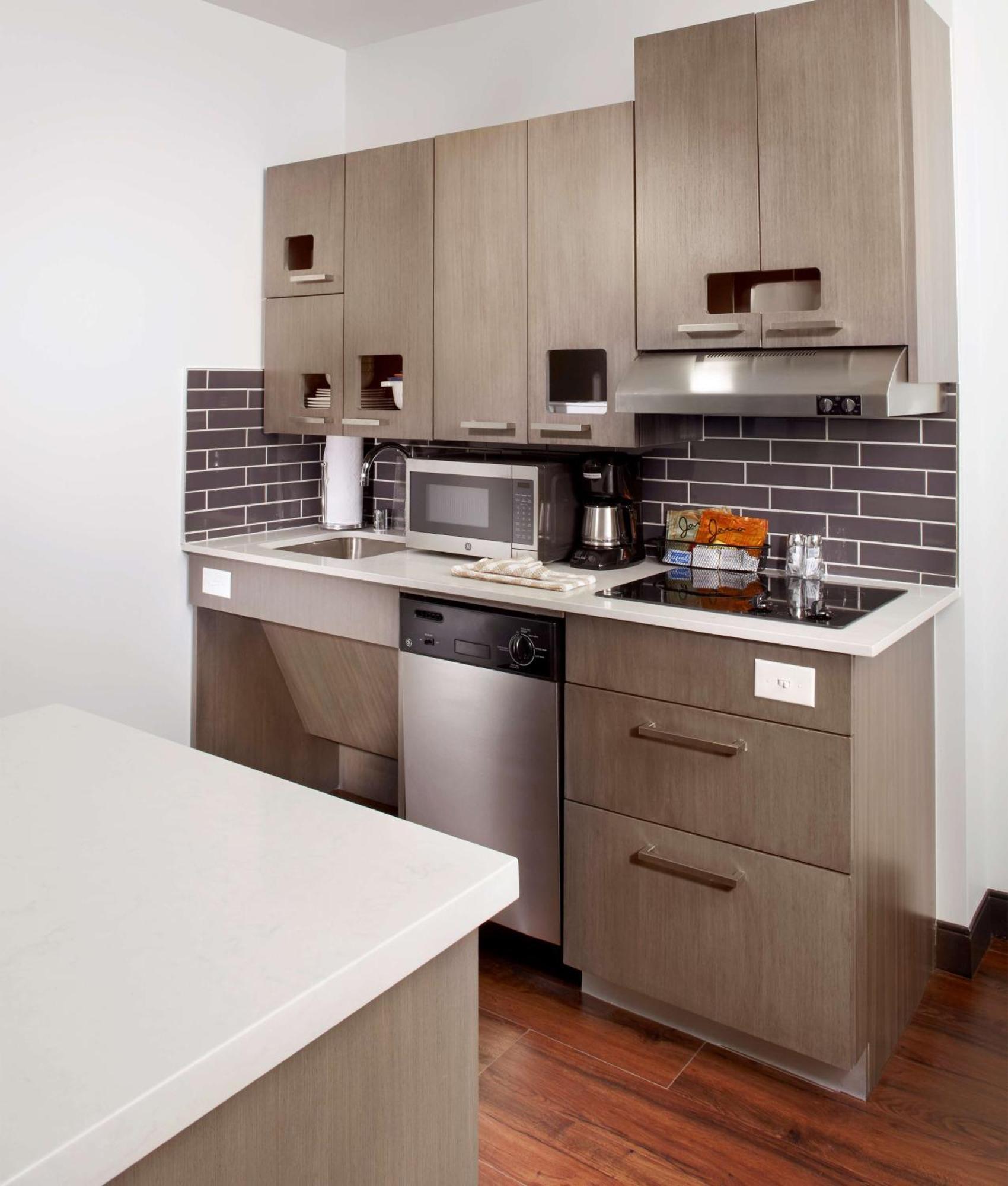 King Studio Suite Kitchen Sofa Bed