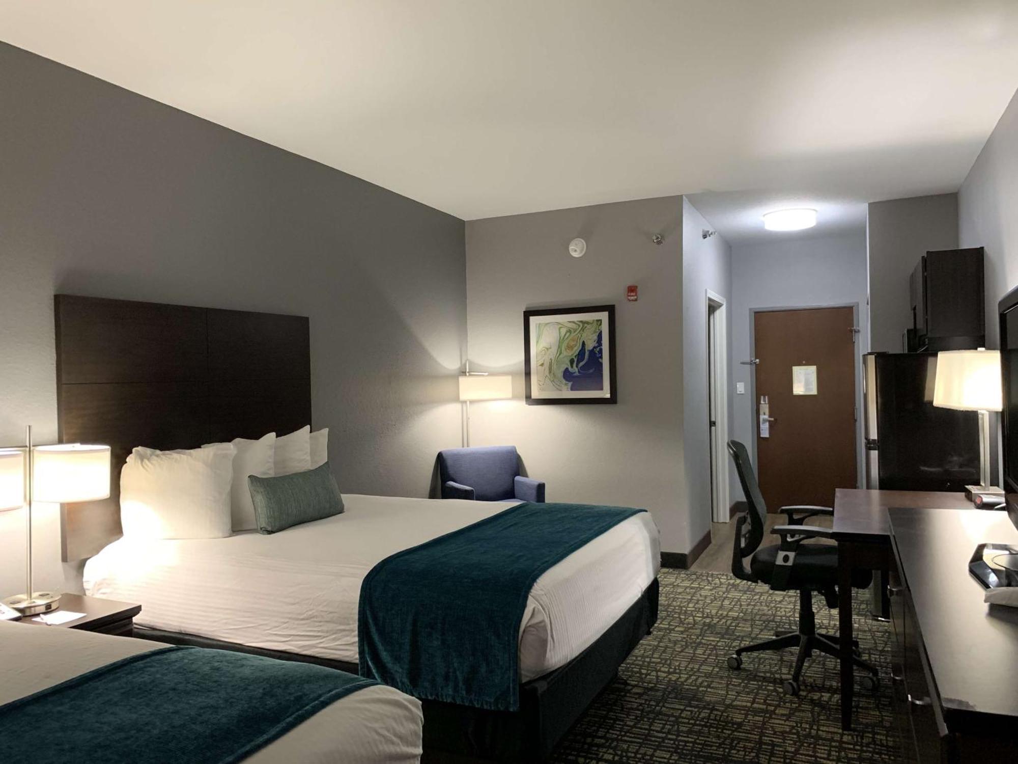 Queen Suite Two Queen Beds Kitchenette Non-Smoking