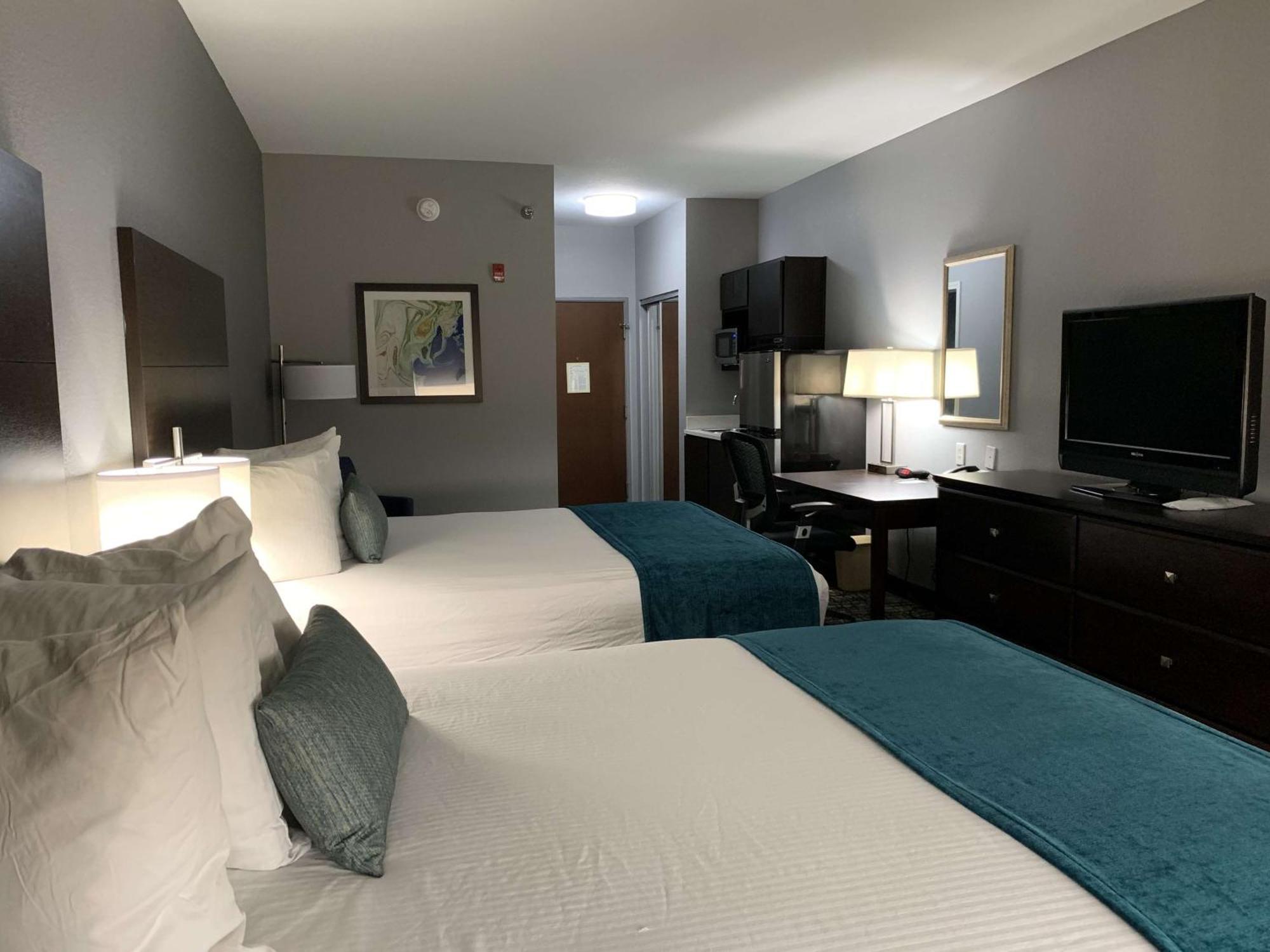 Queen Suite Two Queen Beds Kitchenette Non-Smoking