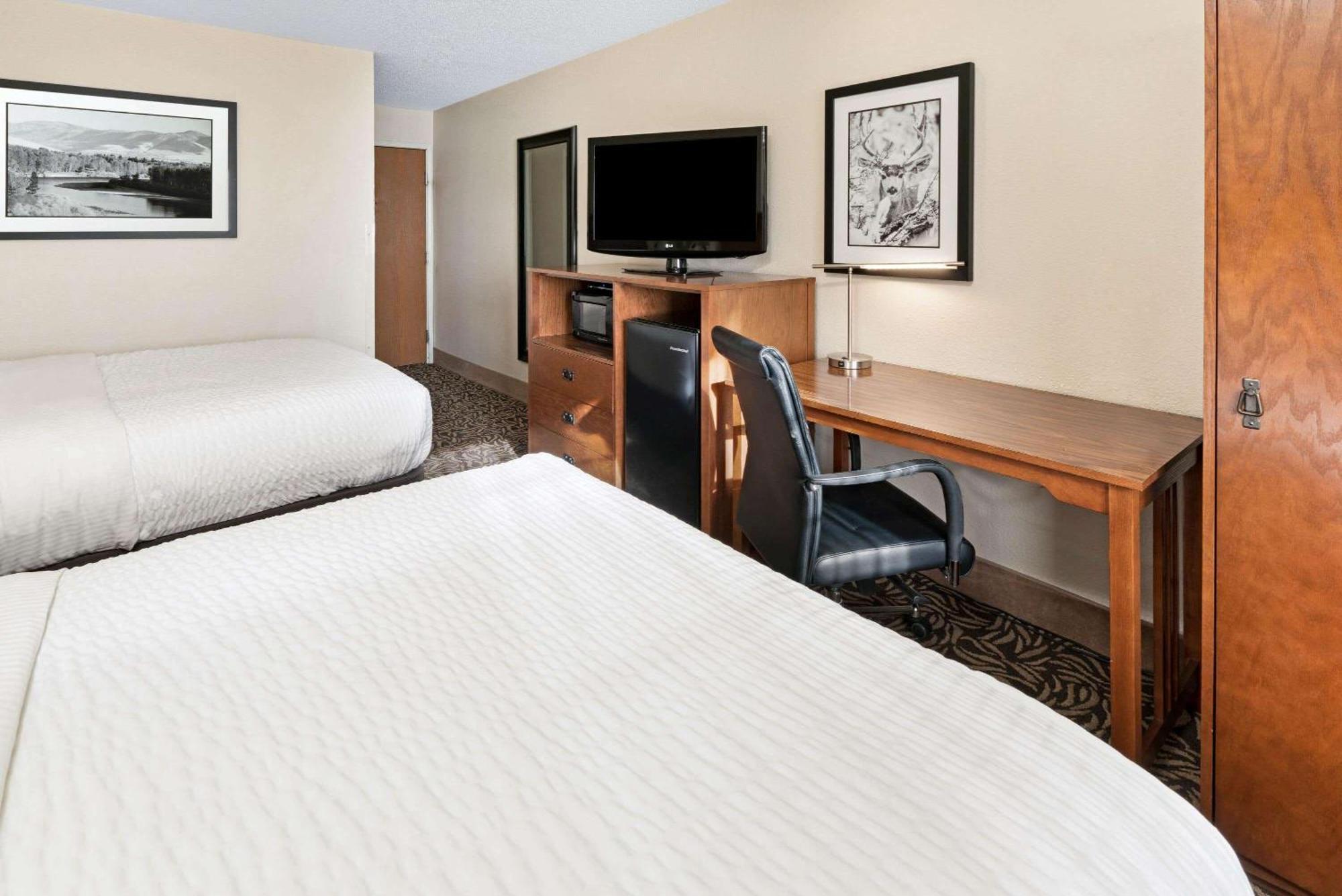 Deluxe Queen Room Two Queen Beds