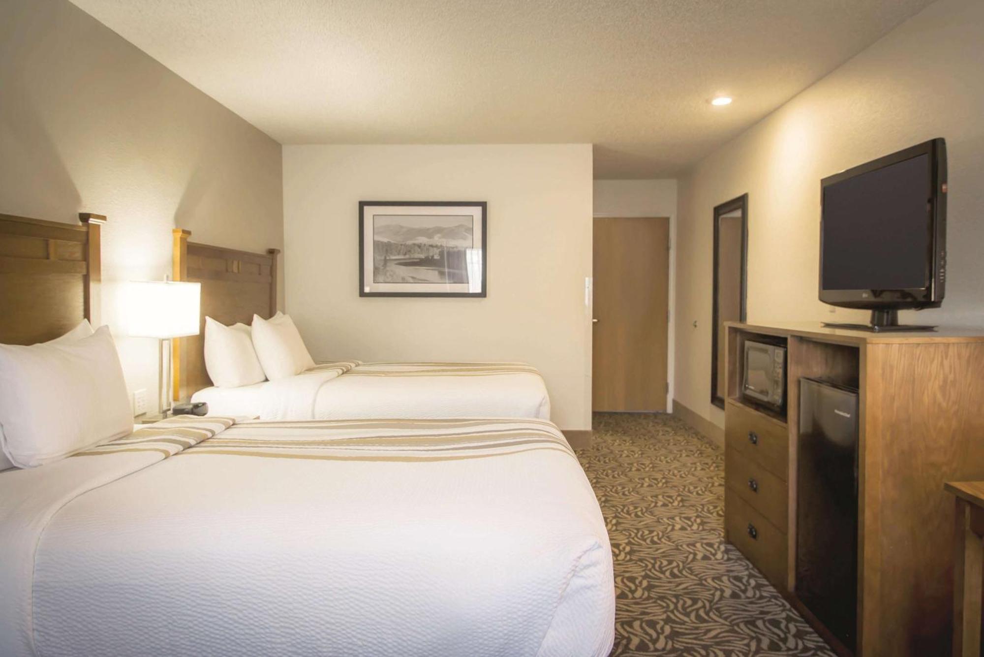 Deluxe Queen Room Two Queen Beds