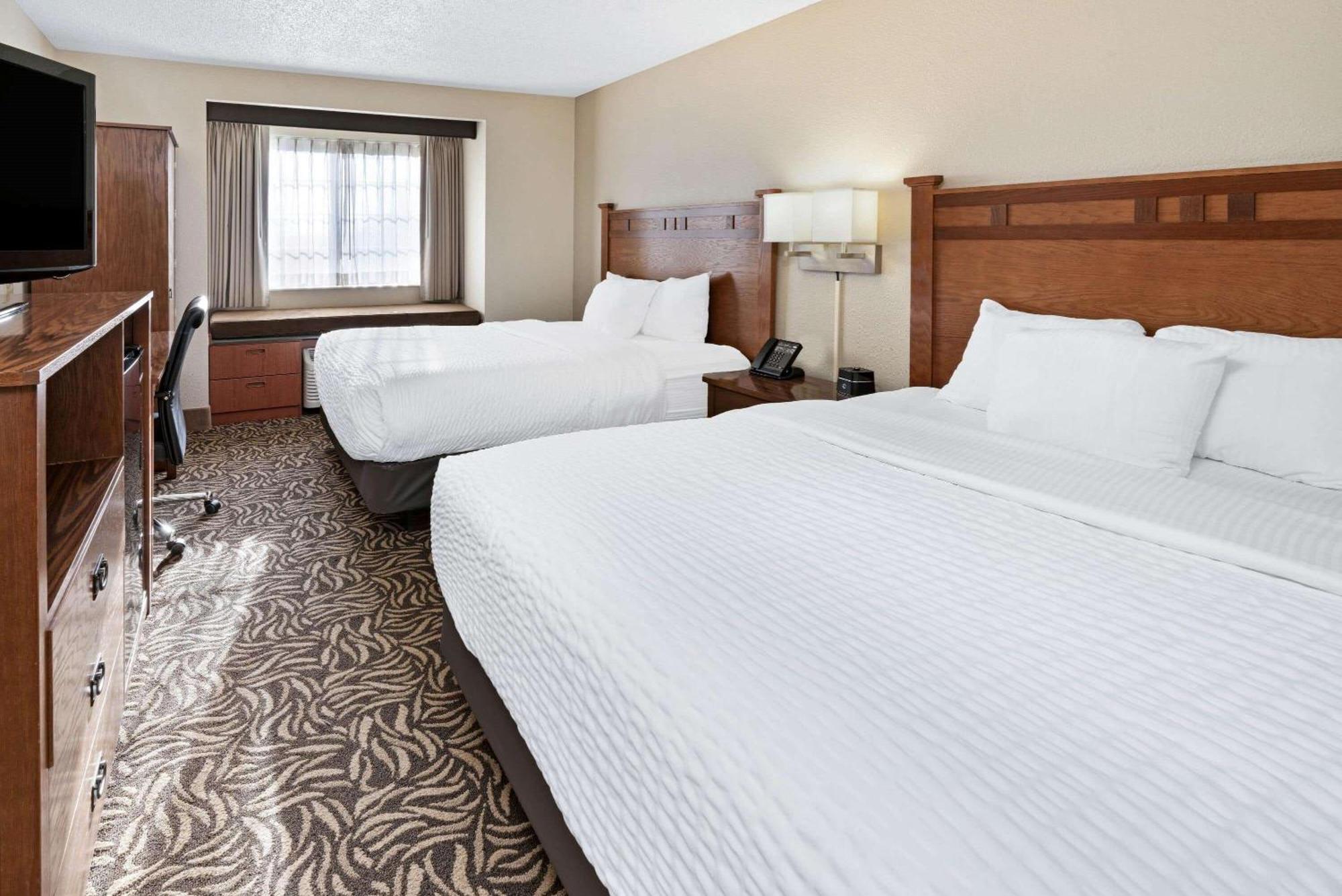 Deluxe Queen Room Two Queen Beds