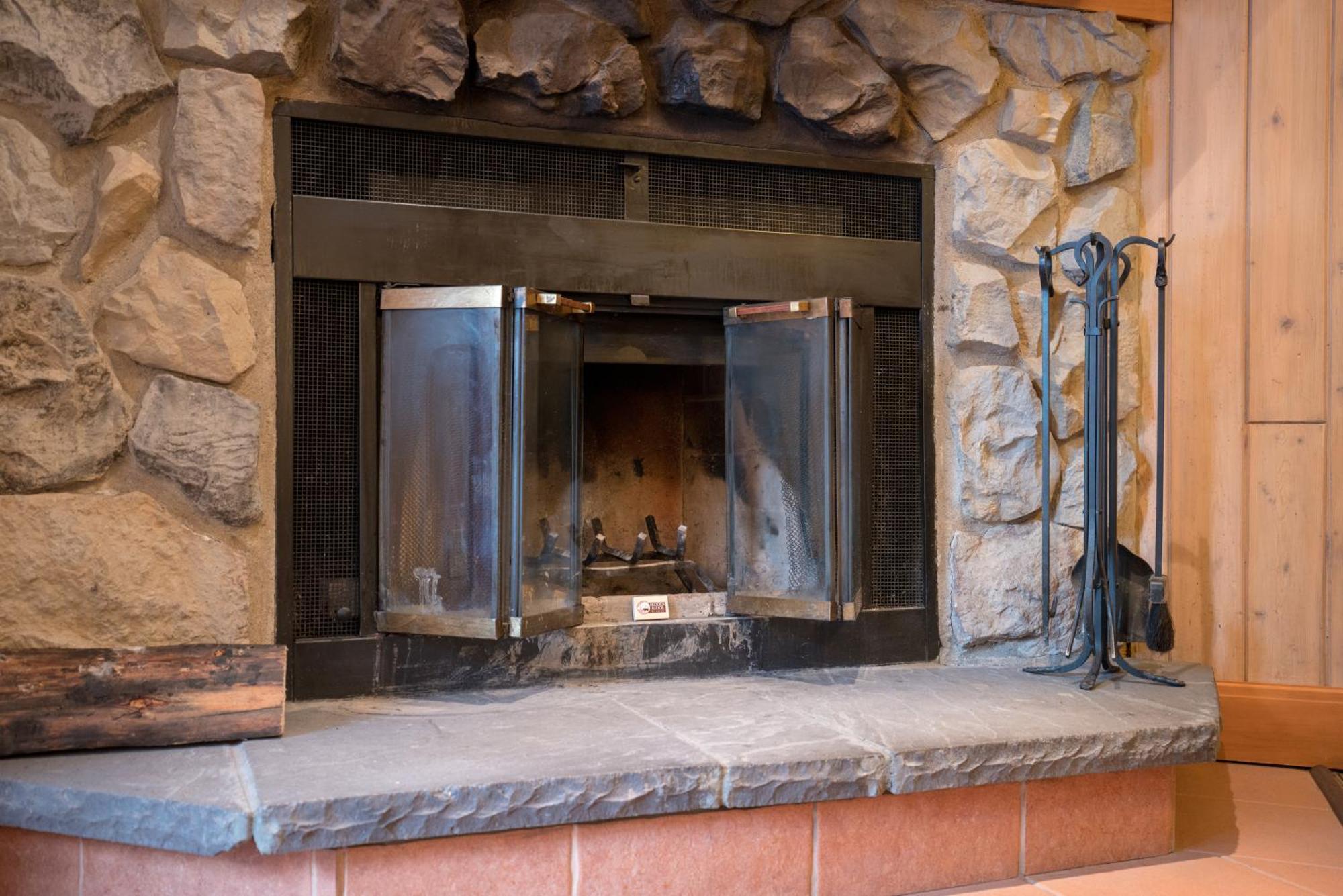 Deluxe One-Bedroom Apartment 1 Queen,1278649147:JPEG