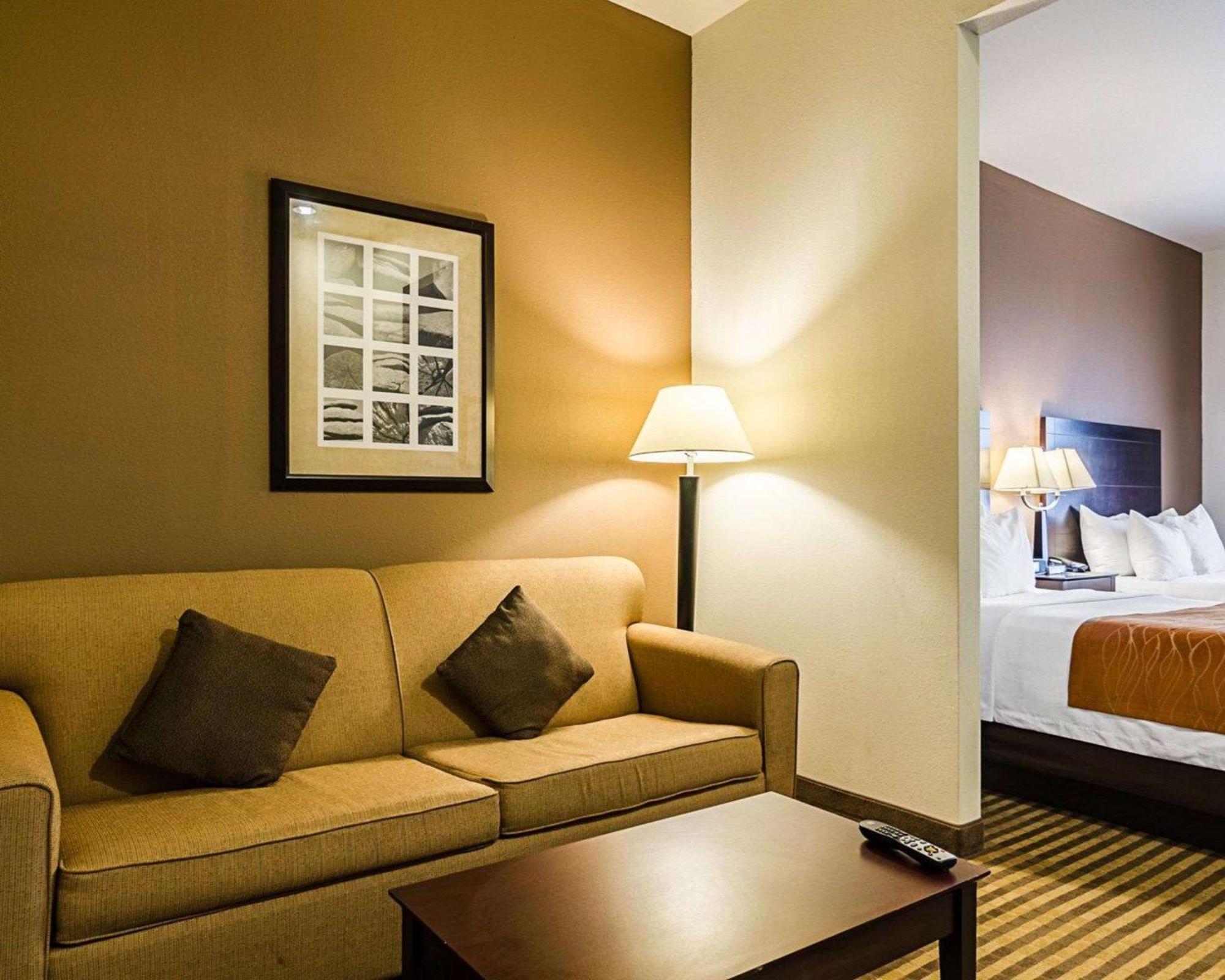 Queen Suite Two Queen Beds Non-Smoking