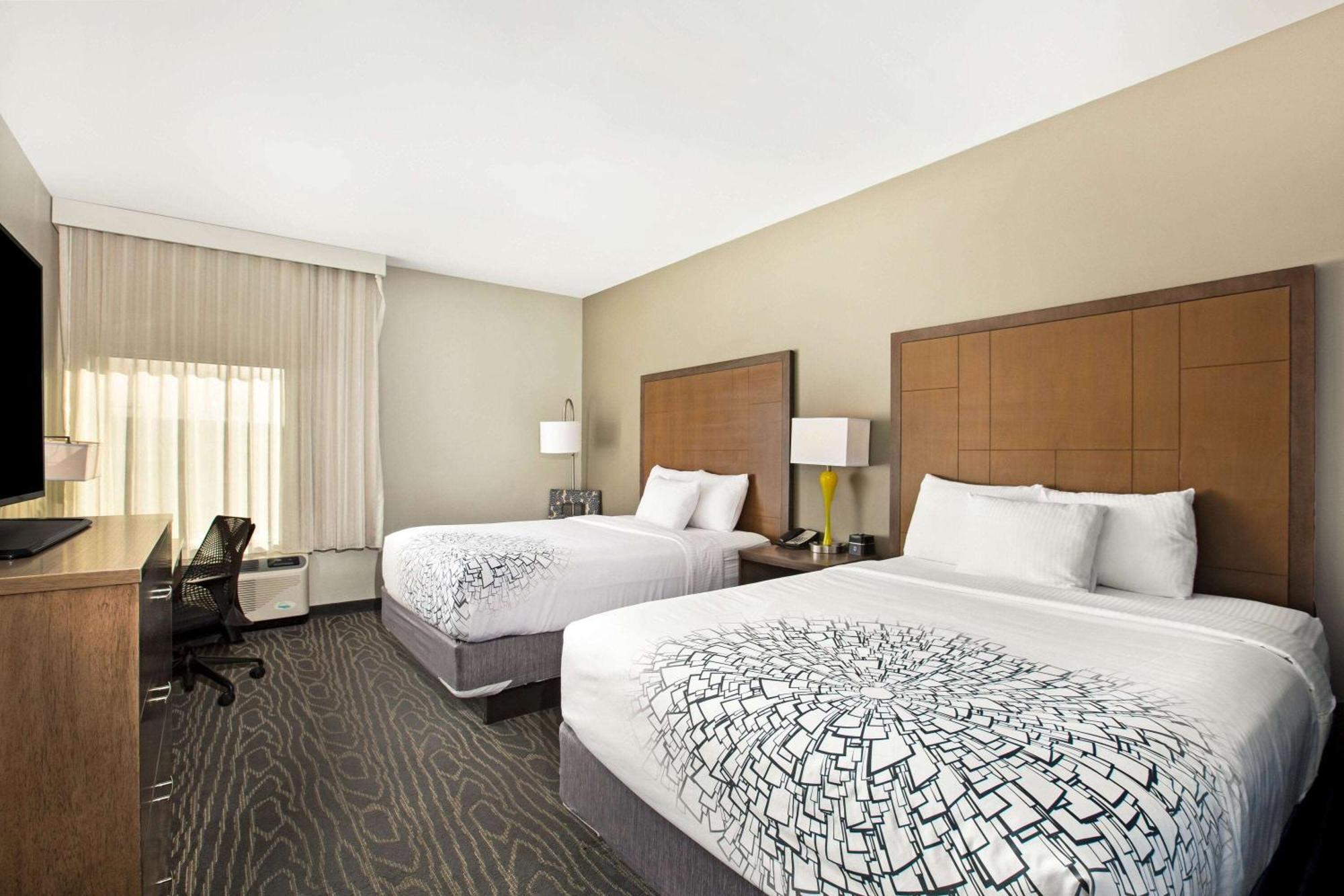 Queen Room Two Queen Beds Non-Smoking