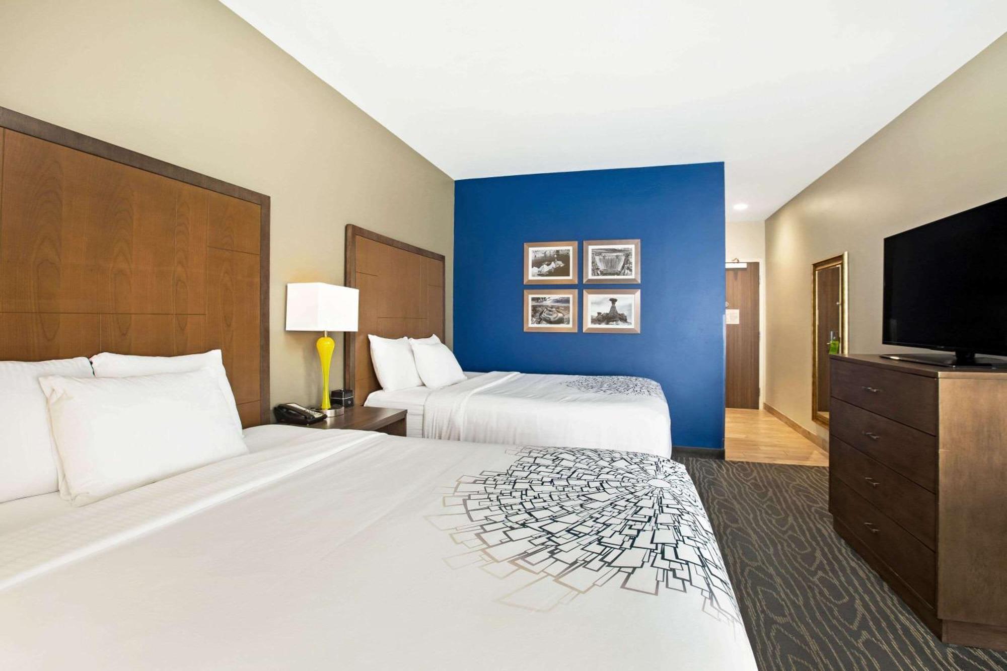 Queen Room Two Queen Beds Non-Smoking