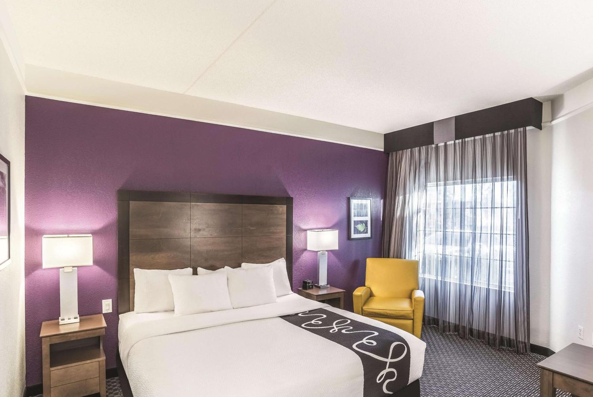 Deluxe King Room,1278712405:JPEG