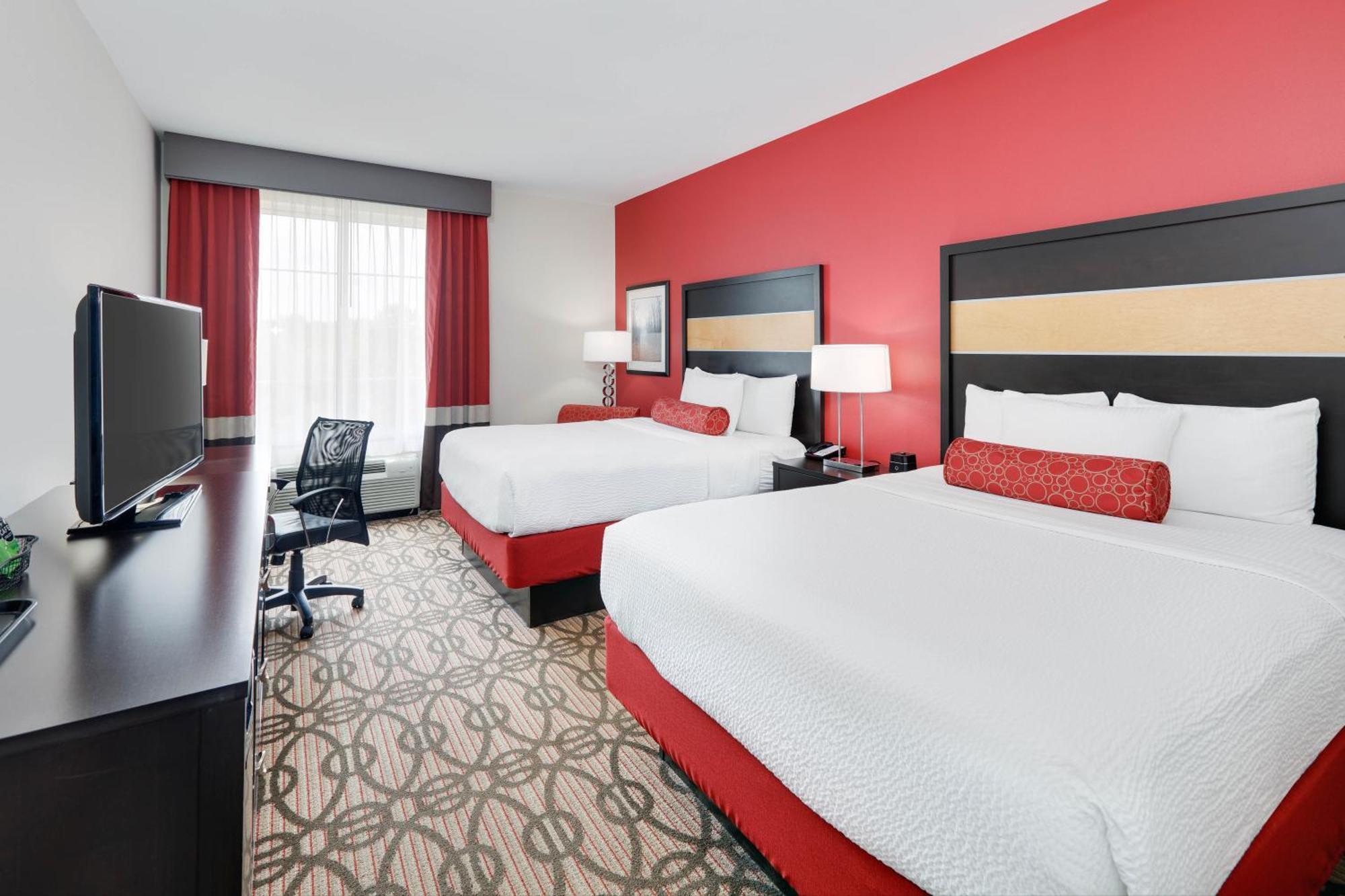 Deluxe Queen Room with Two Queen Beds,1618287206:JPEG