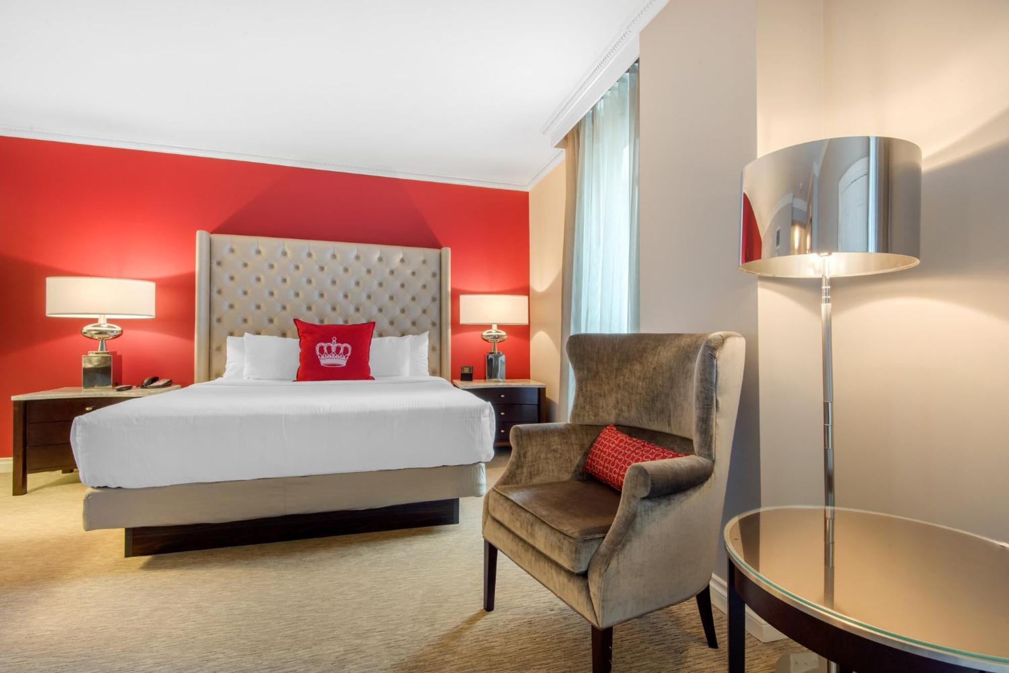 Deluxe Room 1 King Bed