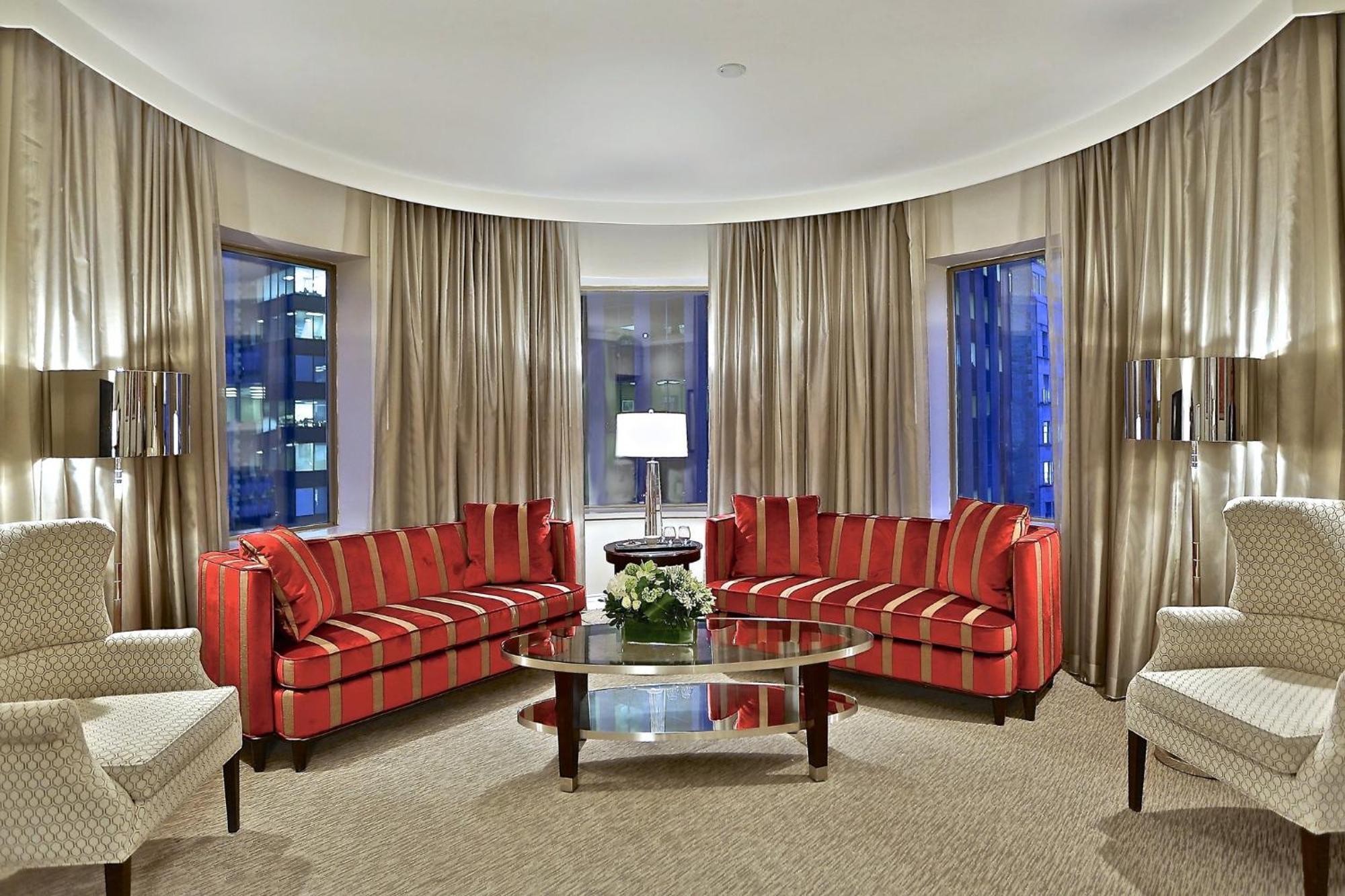 Luxury Executive Suite 1 King Bed