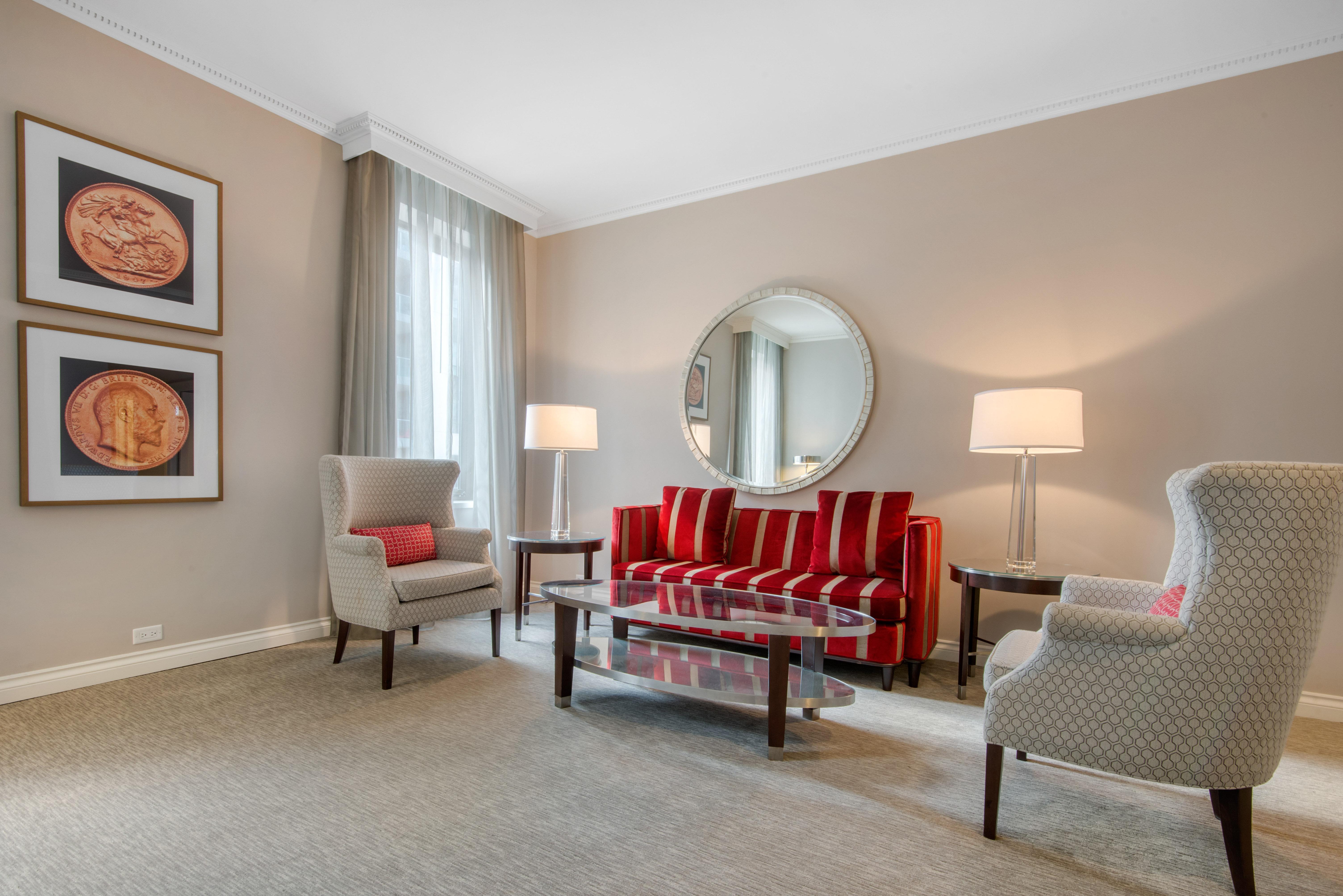 Deluxe Suite 1 King Bed