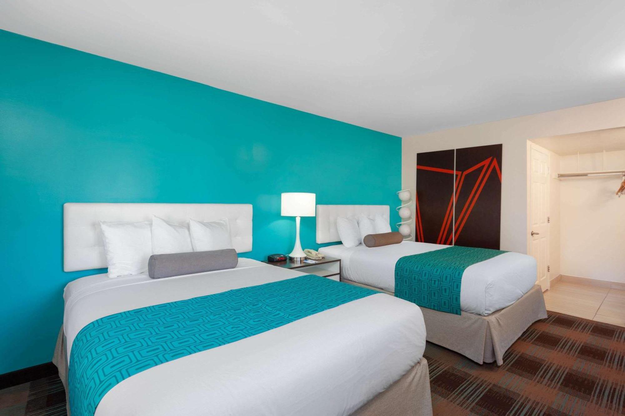 Queen Room Two Queen Beds