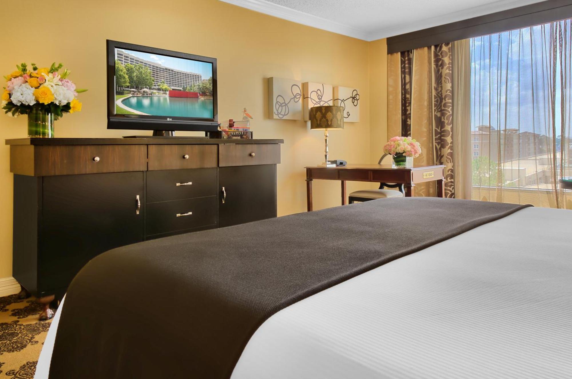 Premier Corner Room 1 King Bed