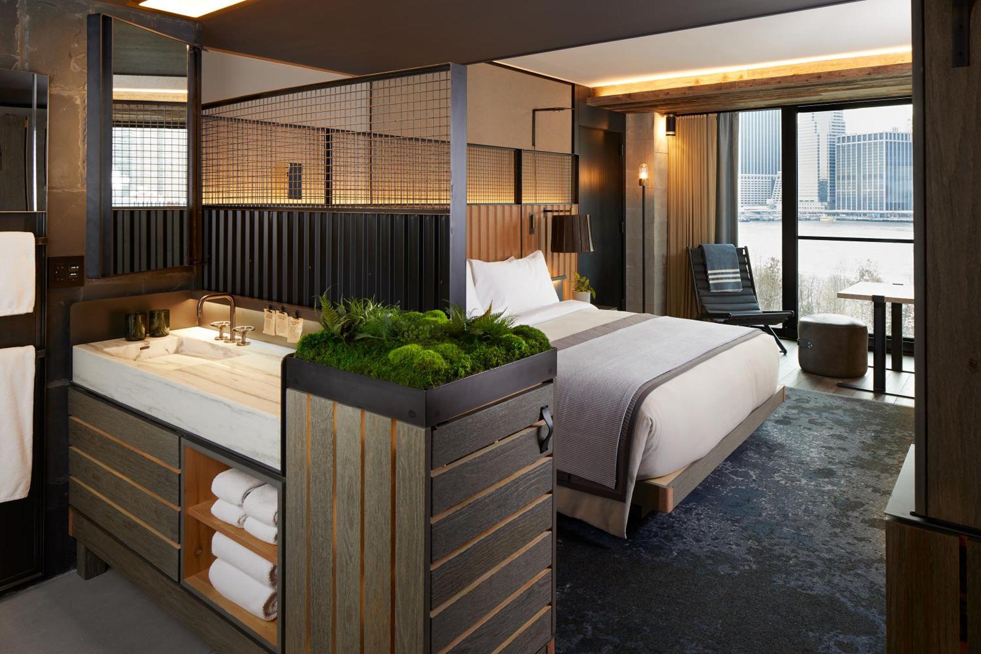 Superior King Room Brooklyn Bridge