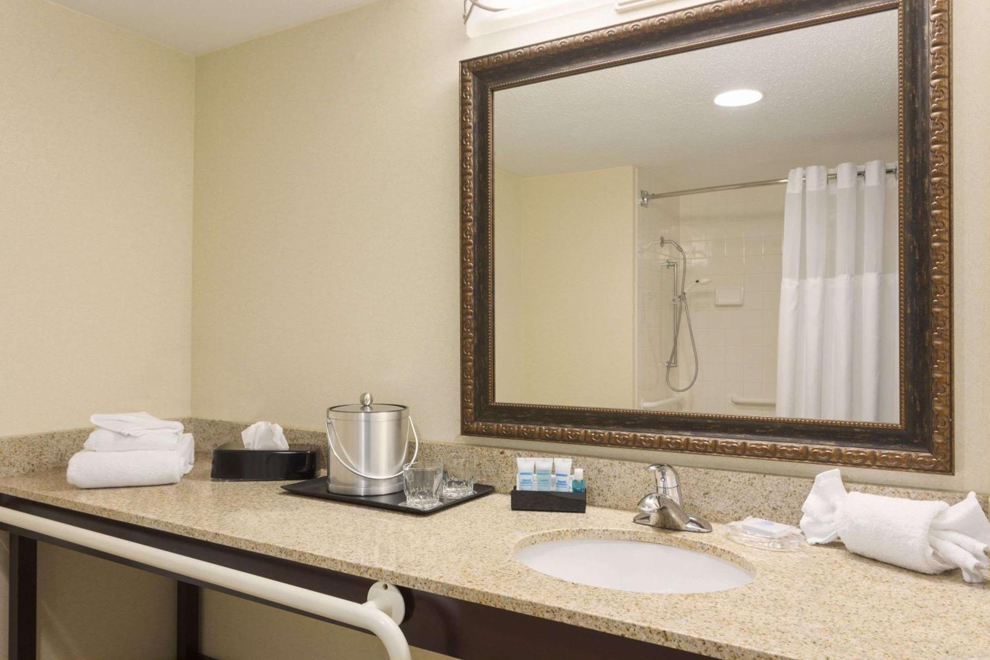 Queen Room Two Queen Beds Mobility Access or Non-Smoking