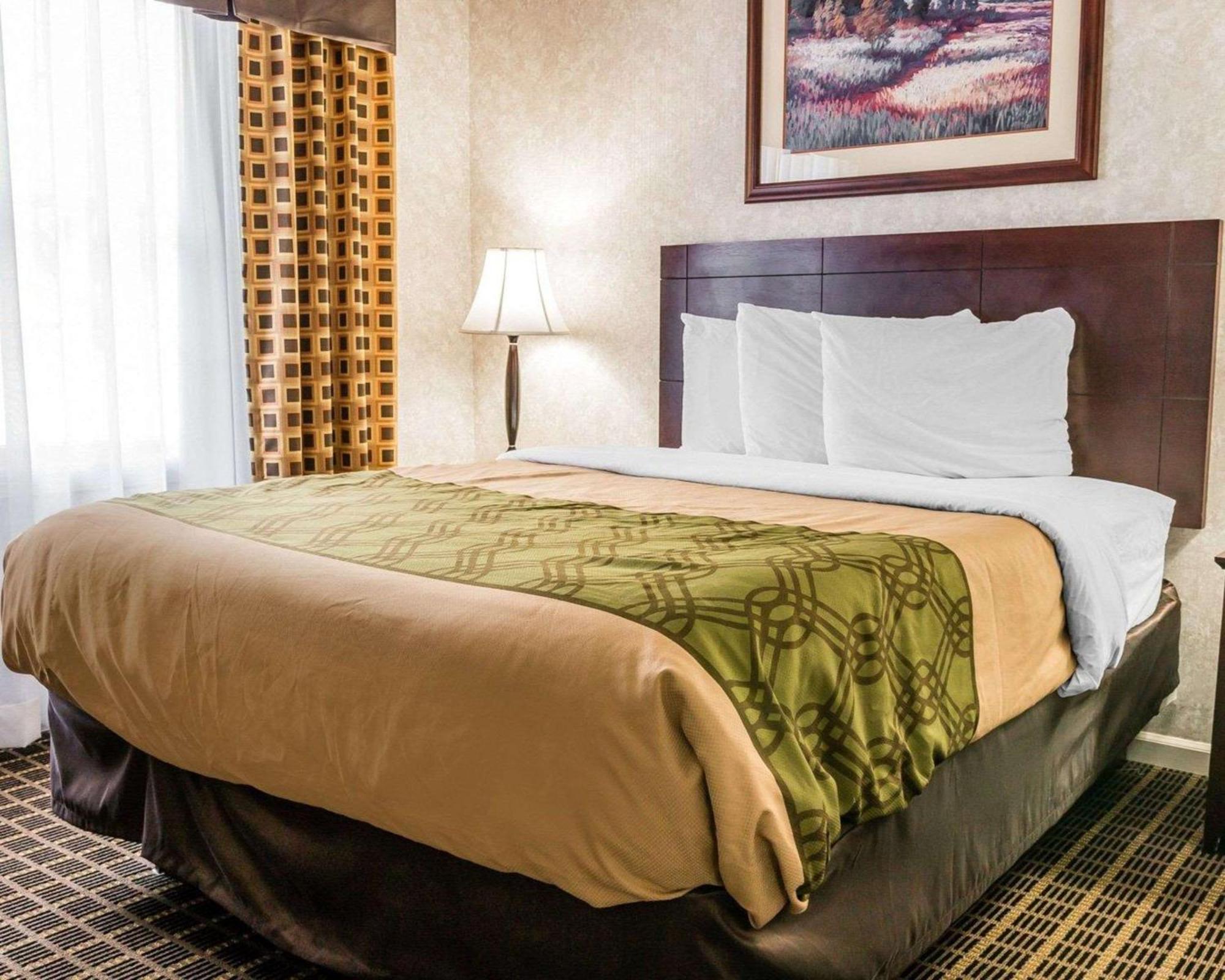 Queen Suite Two Queen Beds Non-Smoking