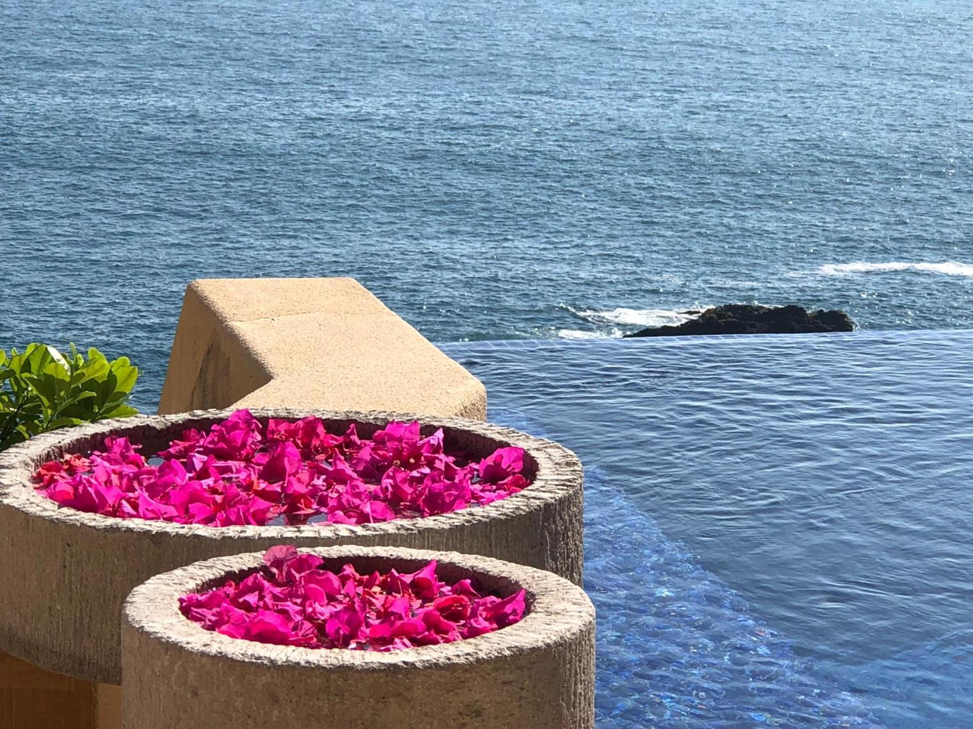 Romance Deluxe Suite Oceanfront