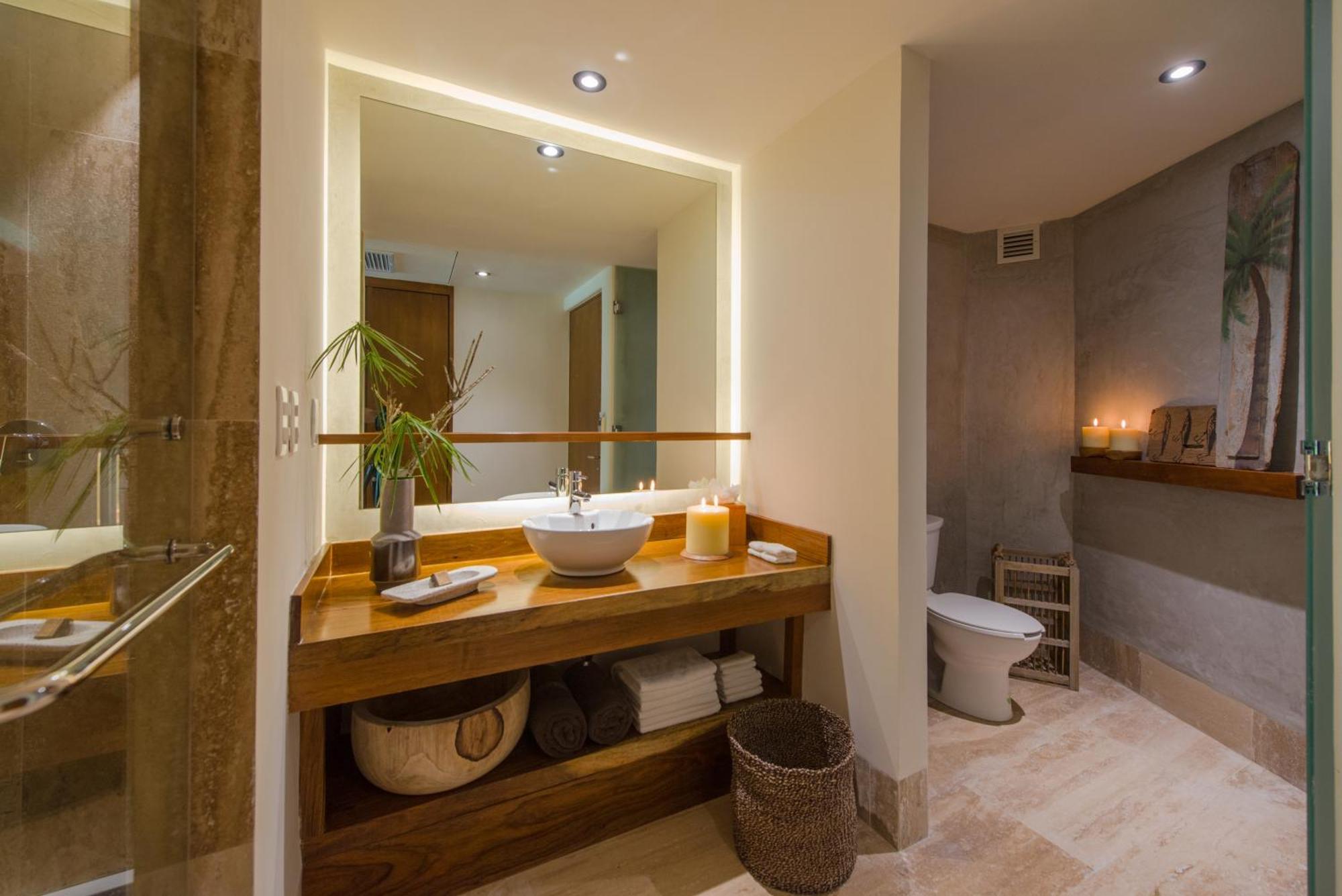 Essential King Room