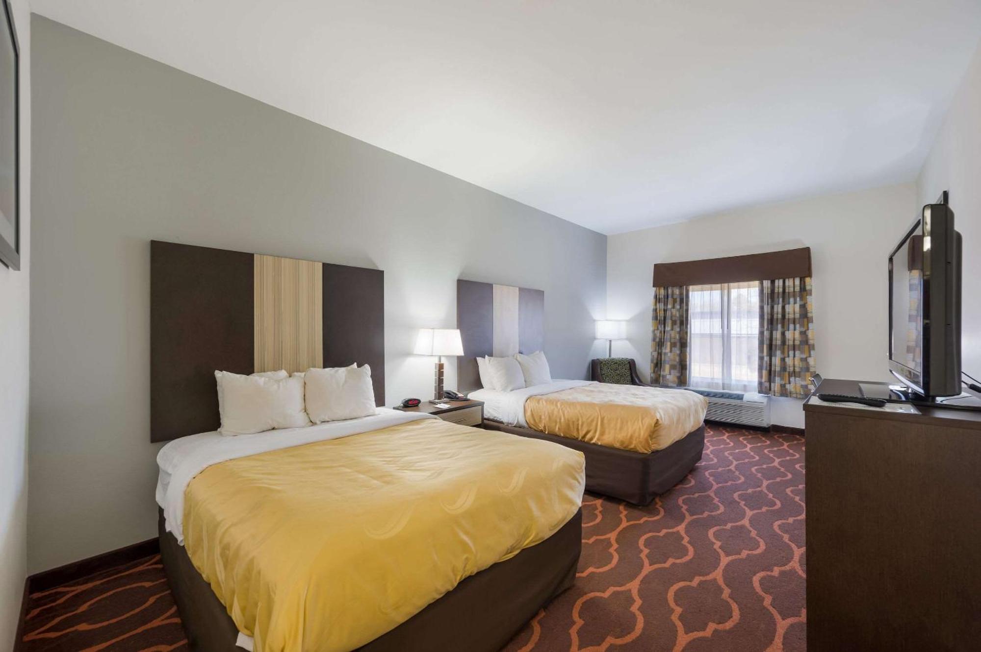 Queen Room Two Queen Beds Non-Smoking