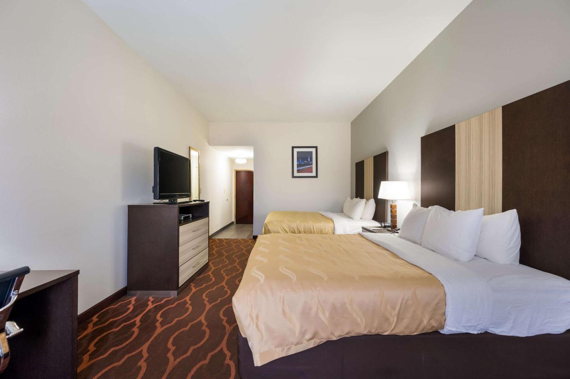 Queen Room Two Queen Beds Non-Smoking