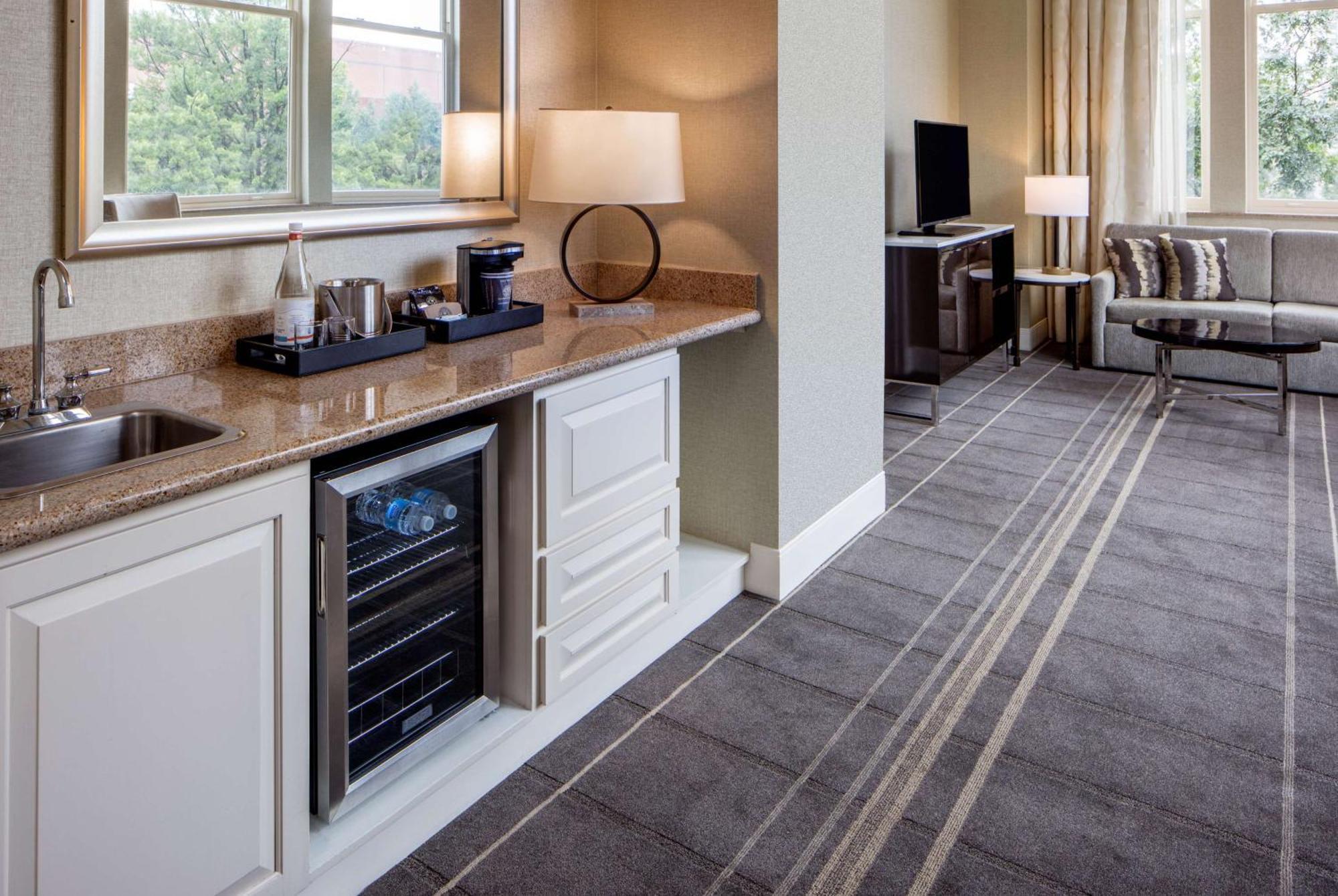 One-Bedroom King Suite