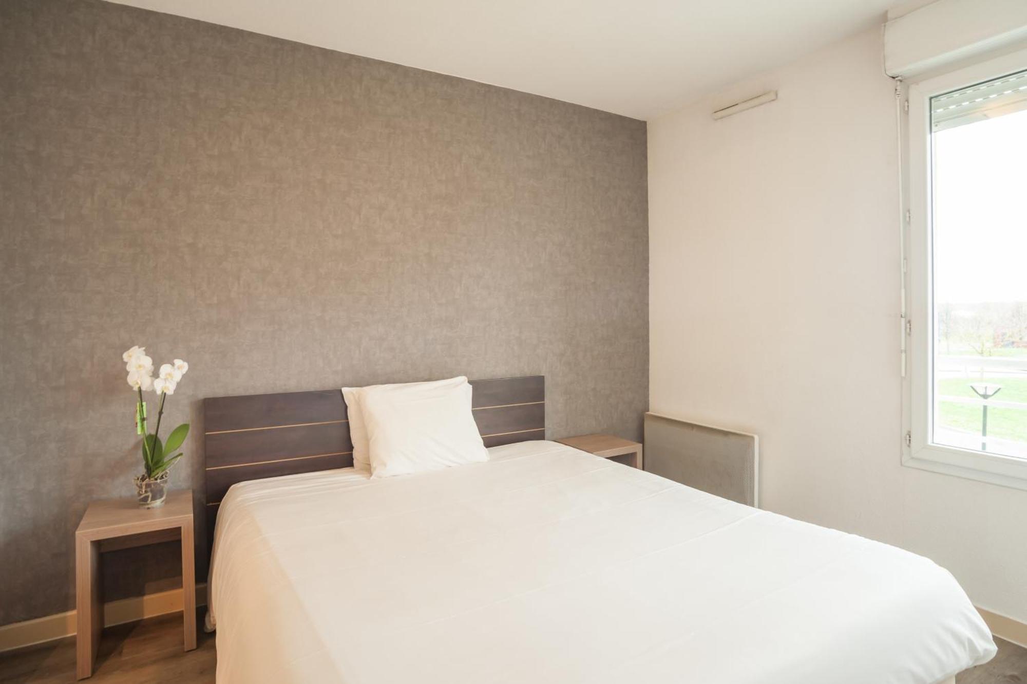 One-Bedroom Family Apartment,1279096369:JPEG