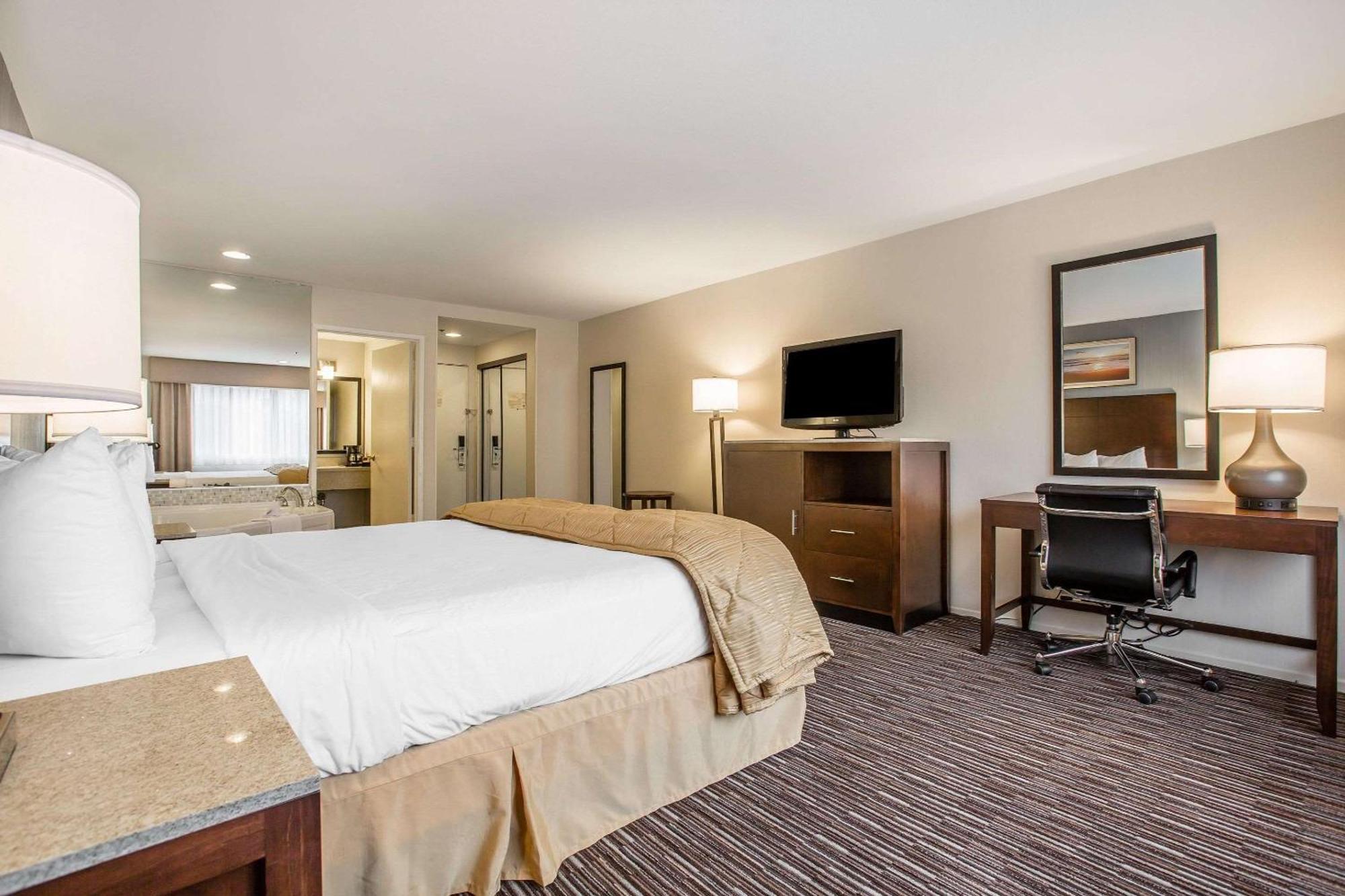 King Suite Spa Bath Non-Smoking