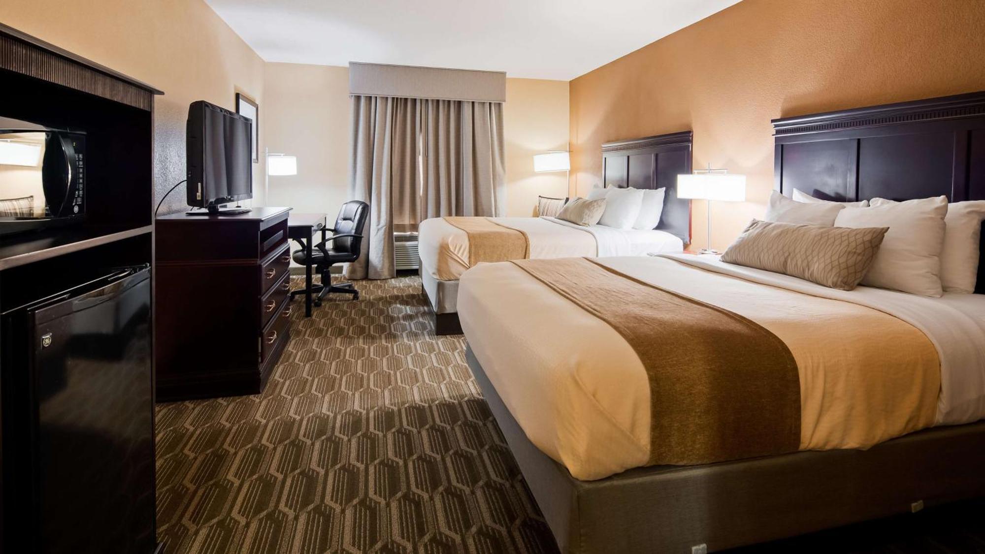Queen Room with Two Queen Beds - Non-Smoking