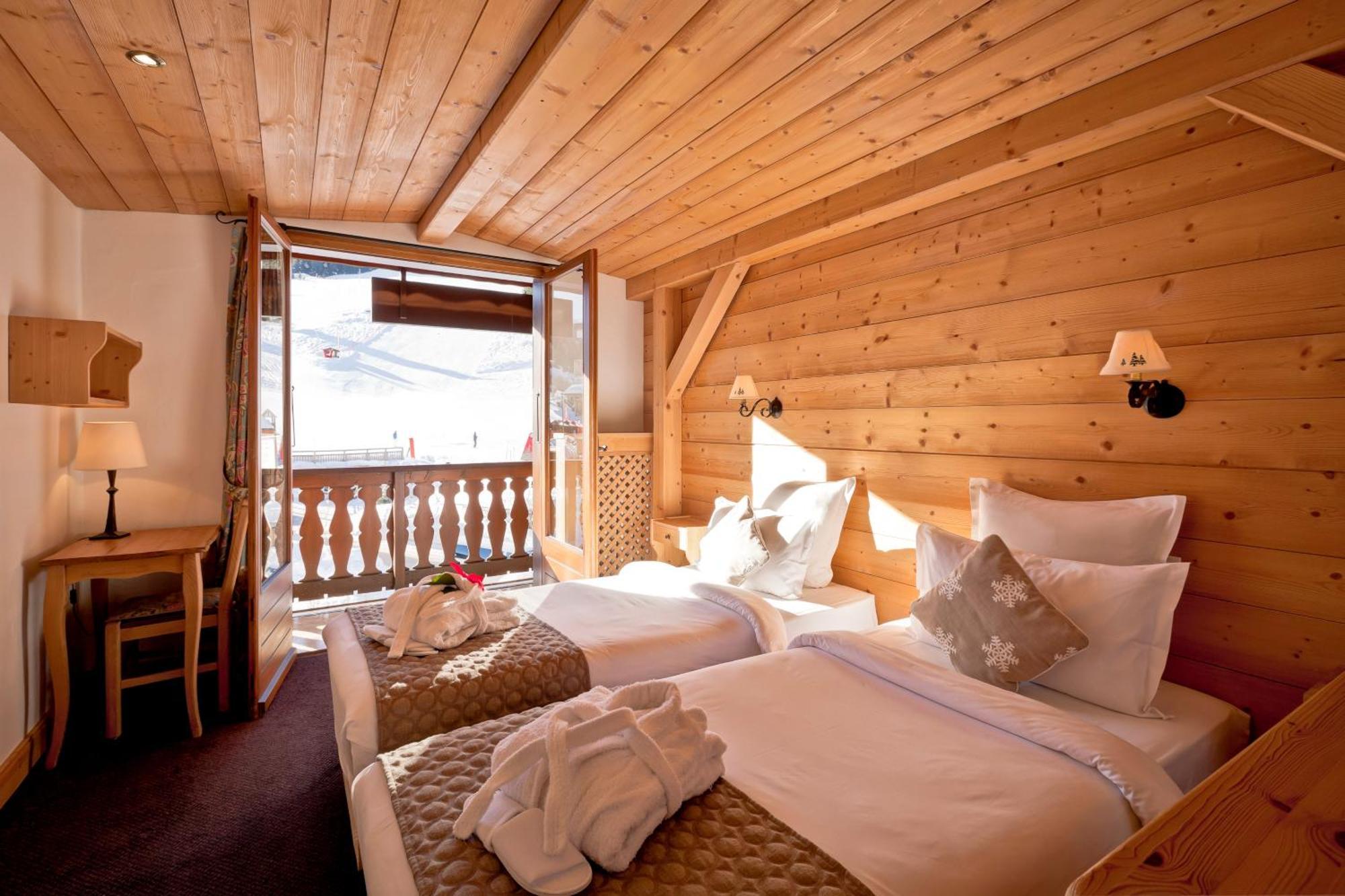 Superior Double or Twin Room,1279207564:JPEG