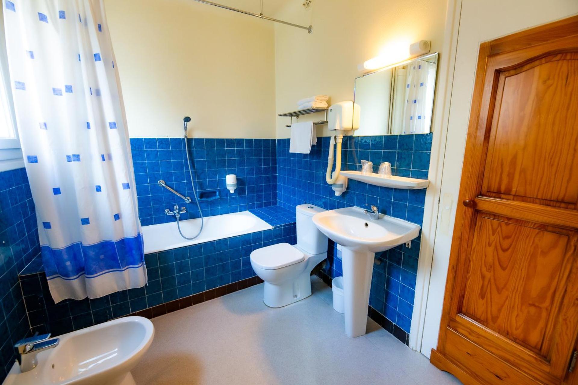 Twin Room Bathroom