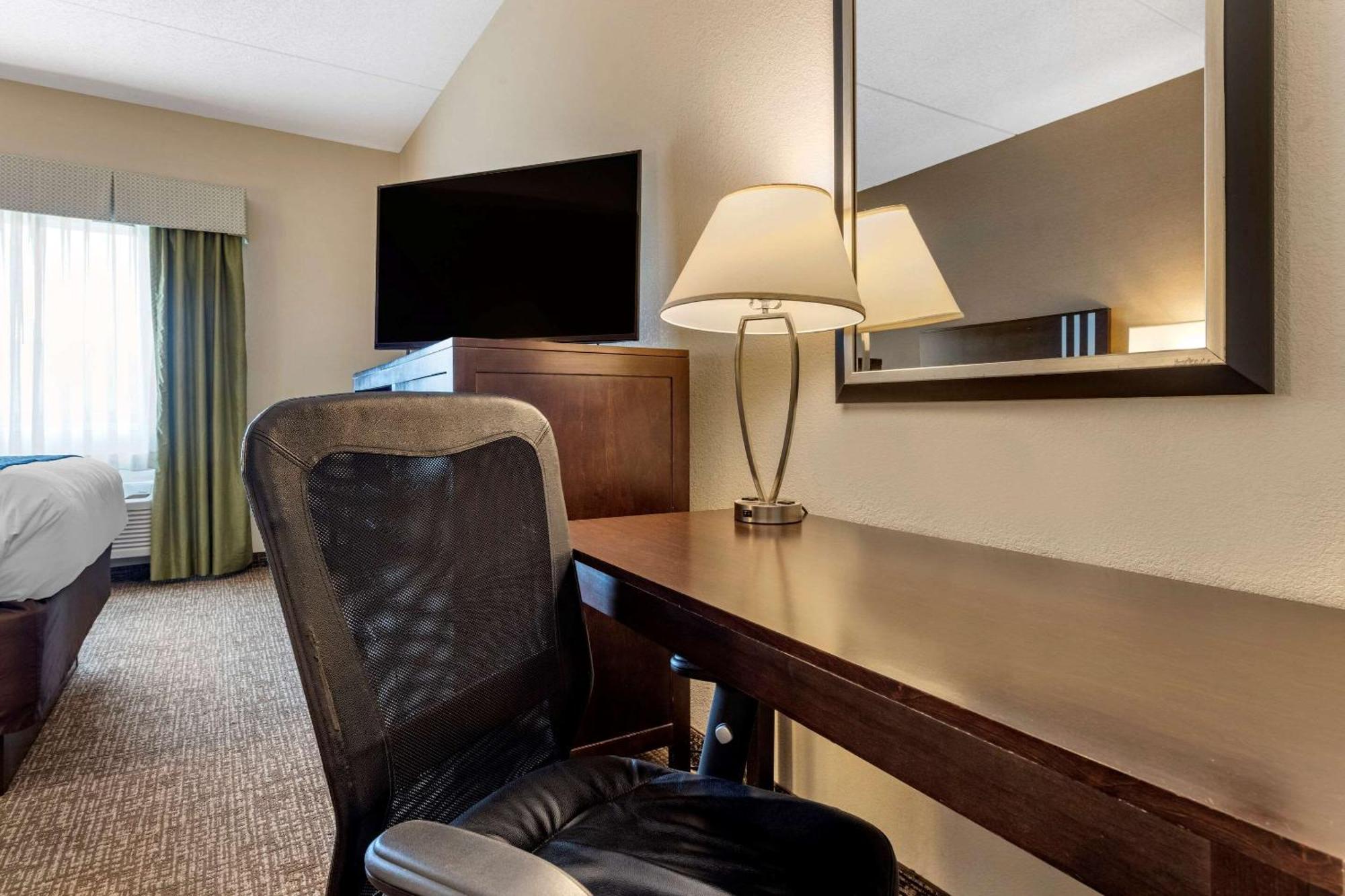 Double Room with Two Double Beds - Non-Smoking