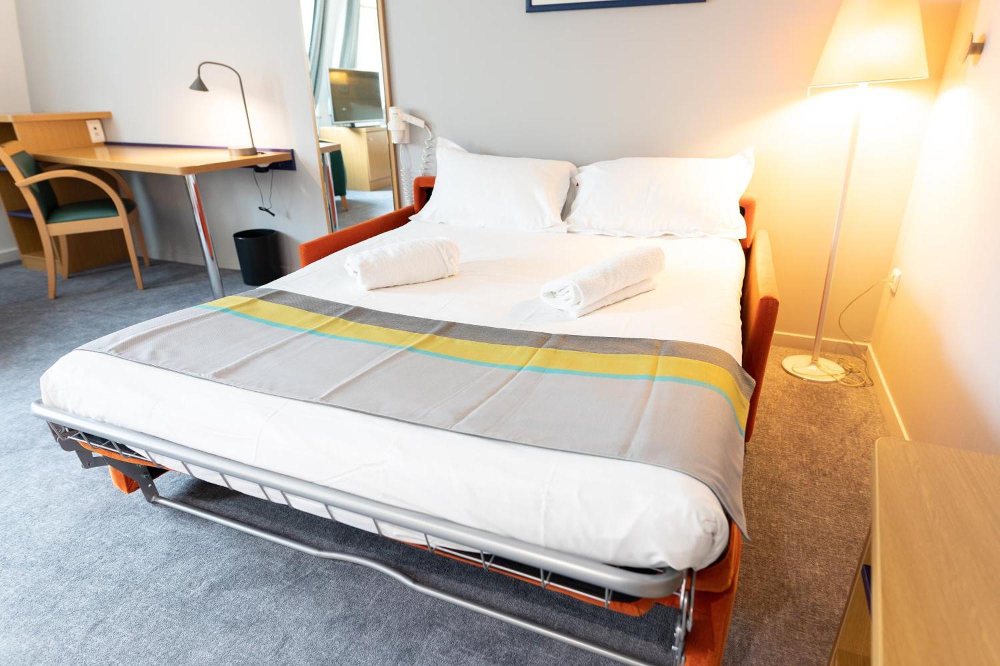 Chambre Lit Queen-Size Standard - Étage Intermédiaire