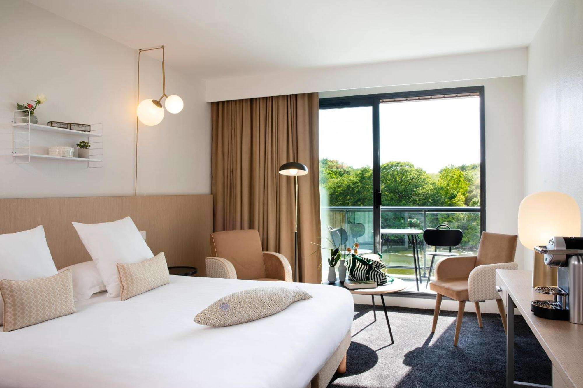 Deluxe Room Lake View