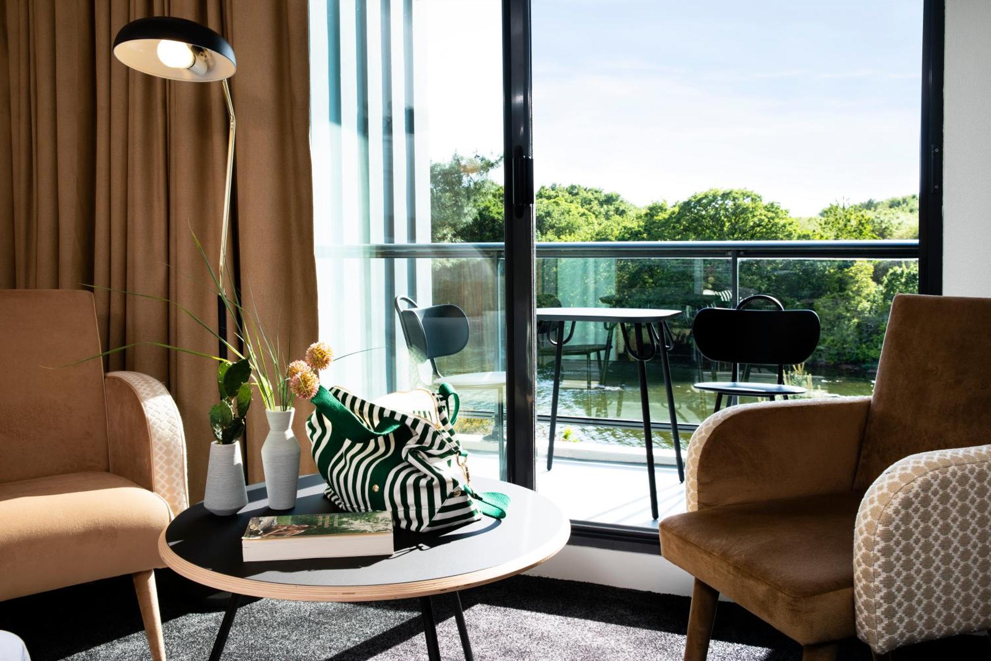 Deluxe Room Lake View
