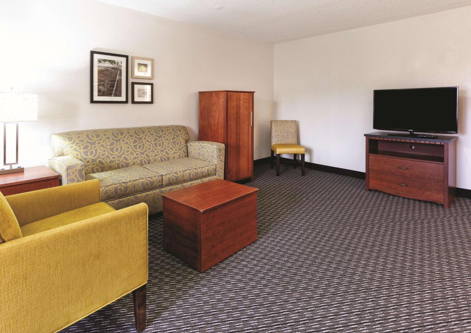 King Suite Sofa Bed Non-Smoking