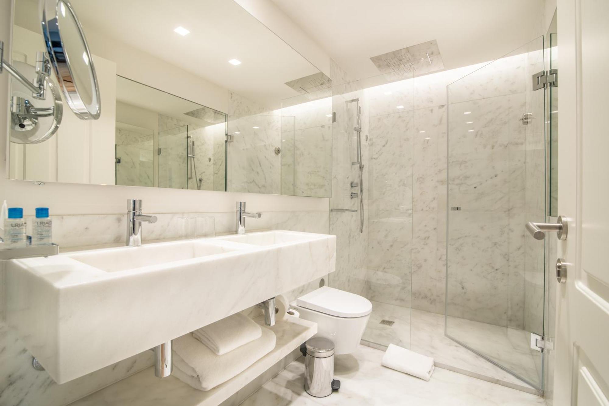 Deluxe Double or Twin Room City View