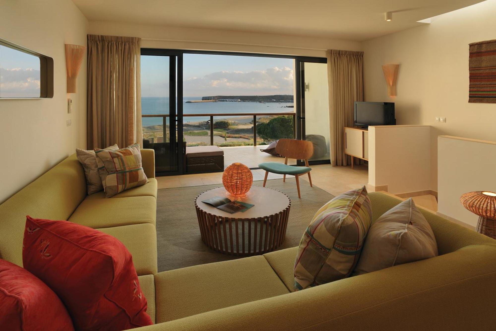Two-Bedroom House Sea View