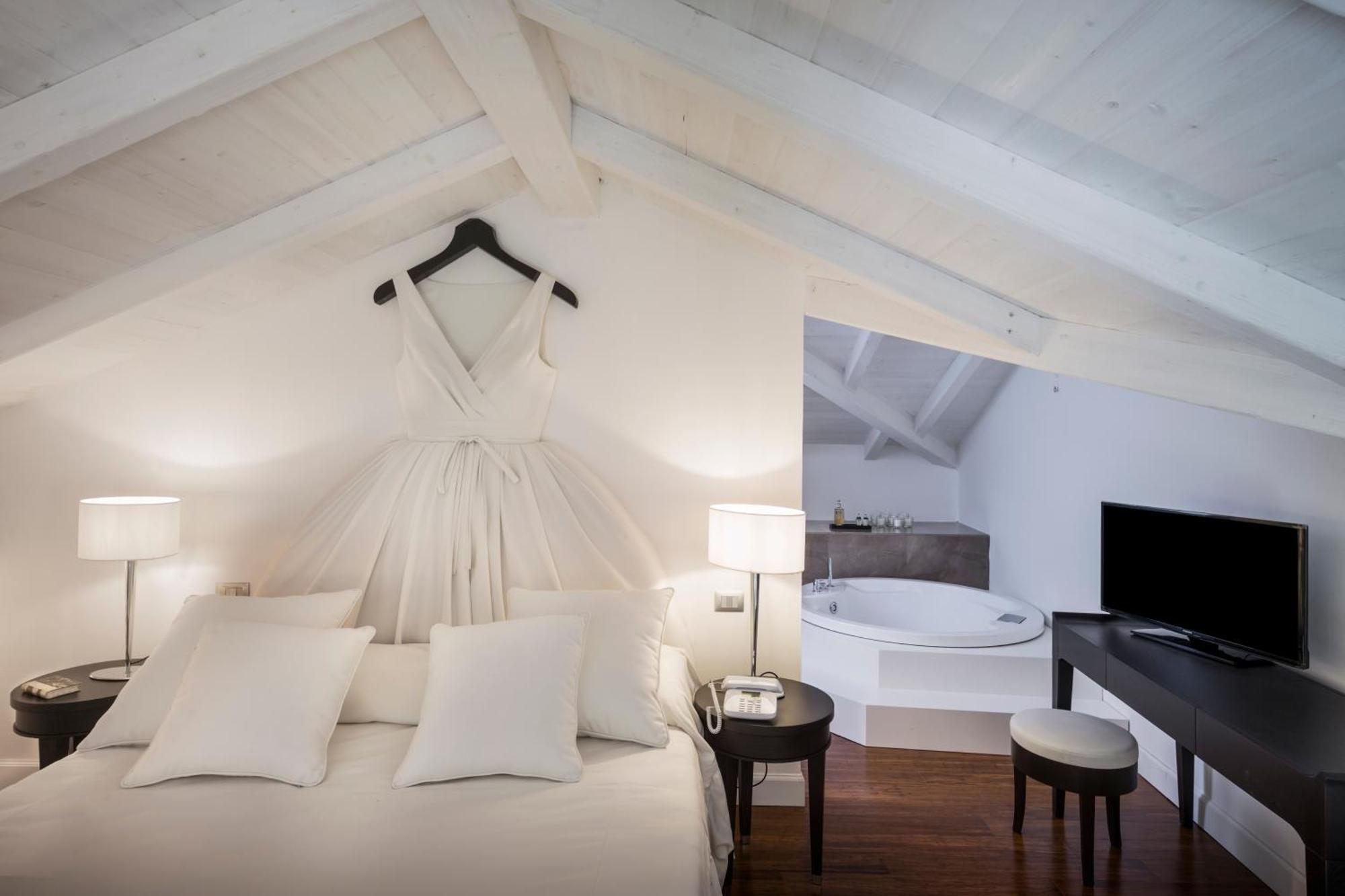 Executive Suite Split Level