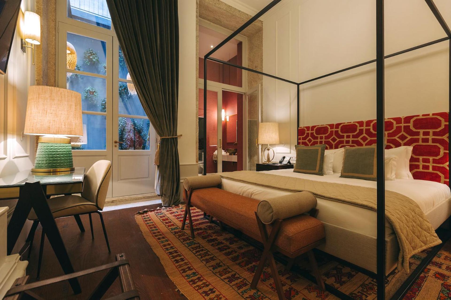 Deluxe Double Room Bath
