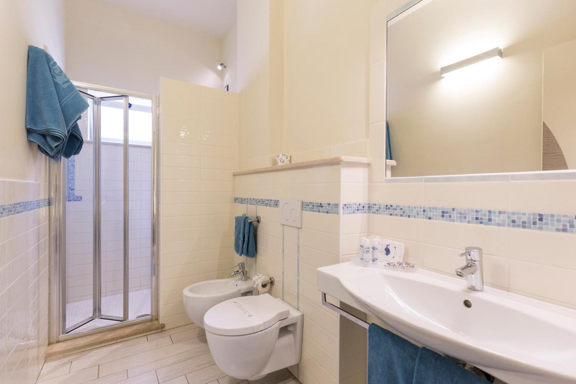 Double or Twin Room with Garden View,1279624348:JPEG