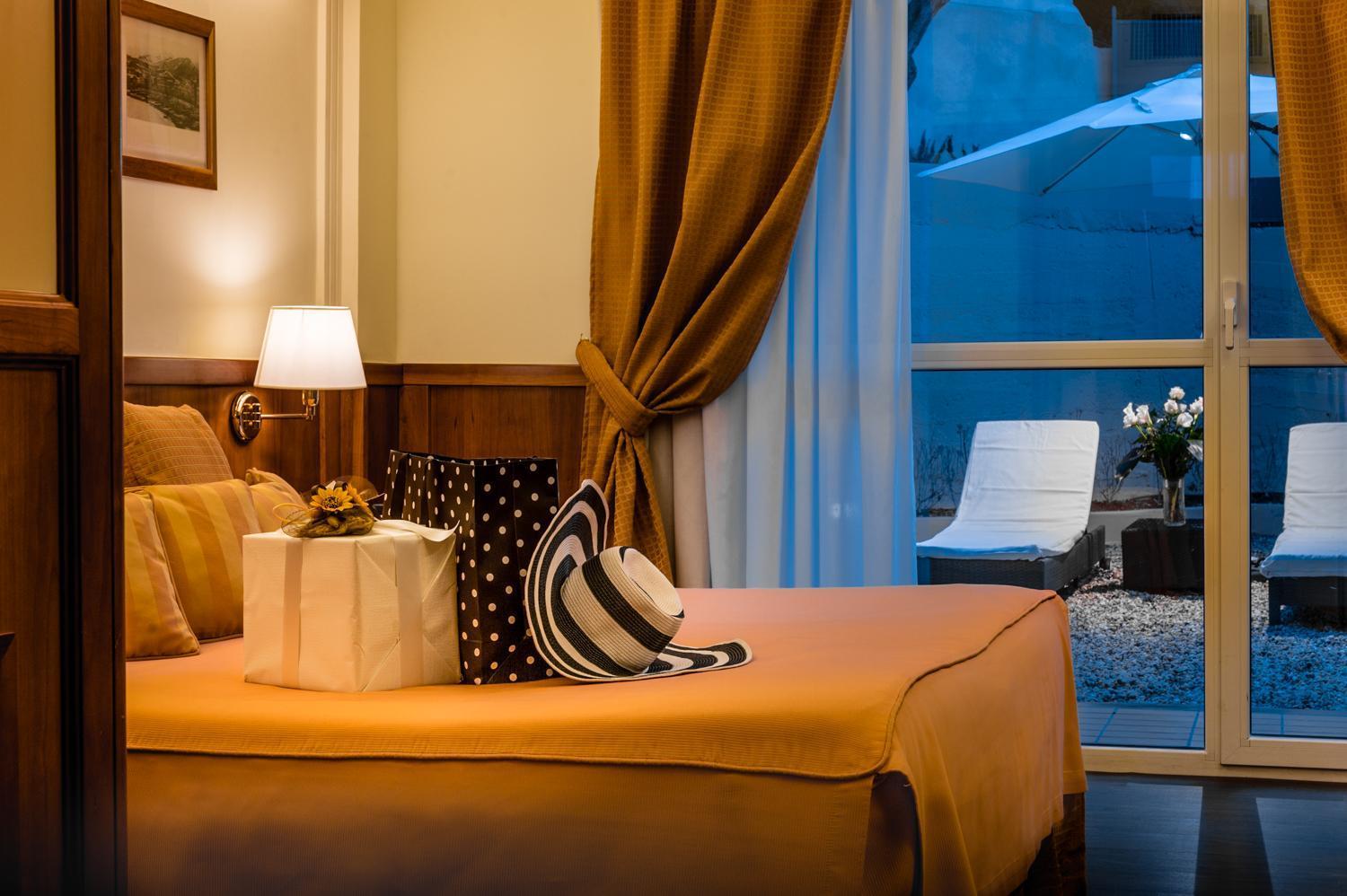 Double or Twin Room Private Garden