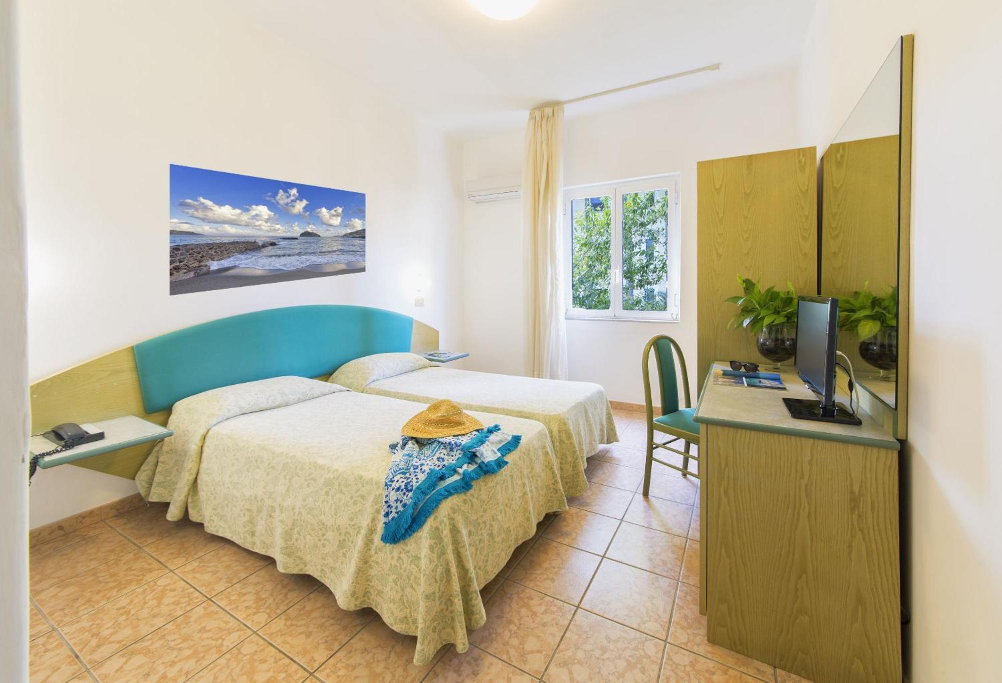 Double or Twin Room Garden View