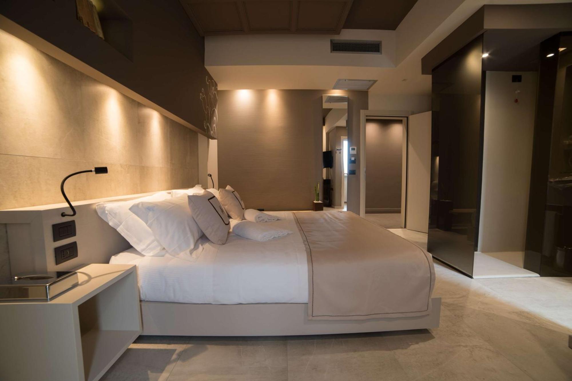 Comfort Queen Room