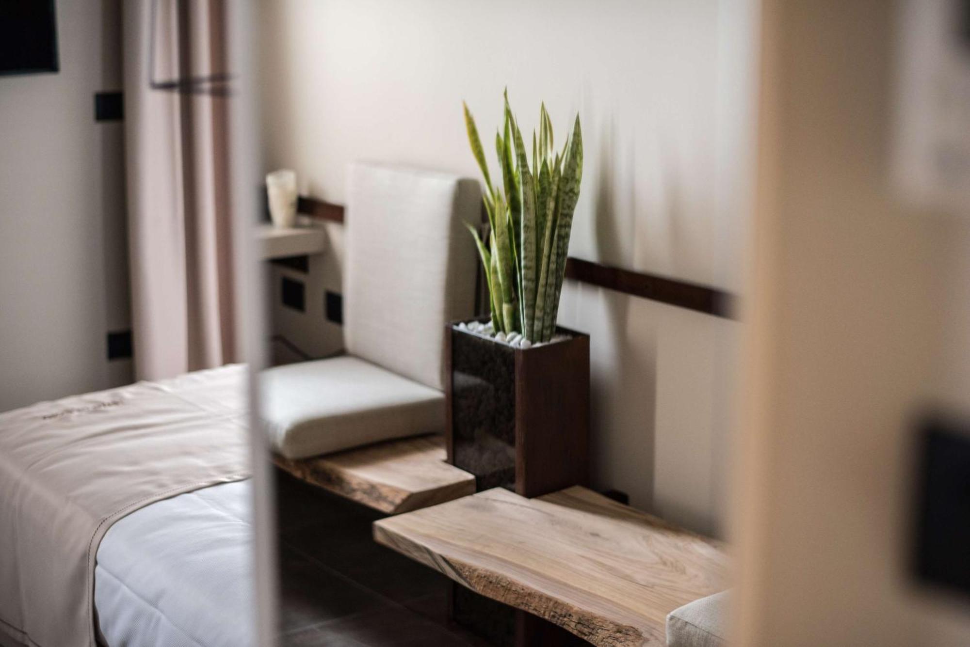 Comfort Queen Room
