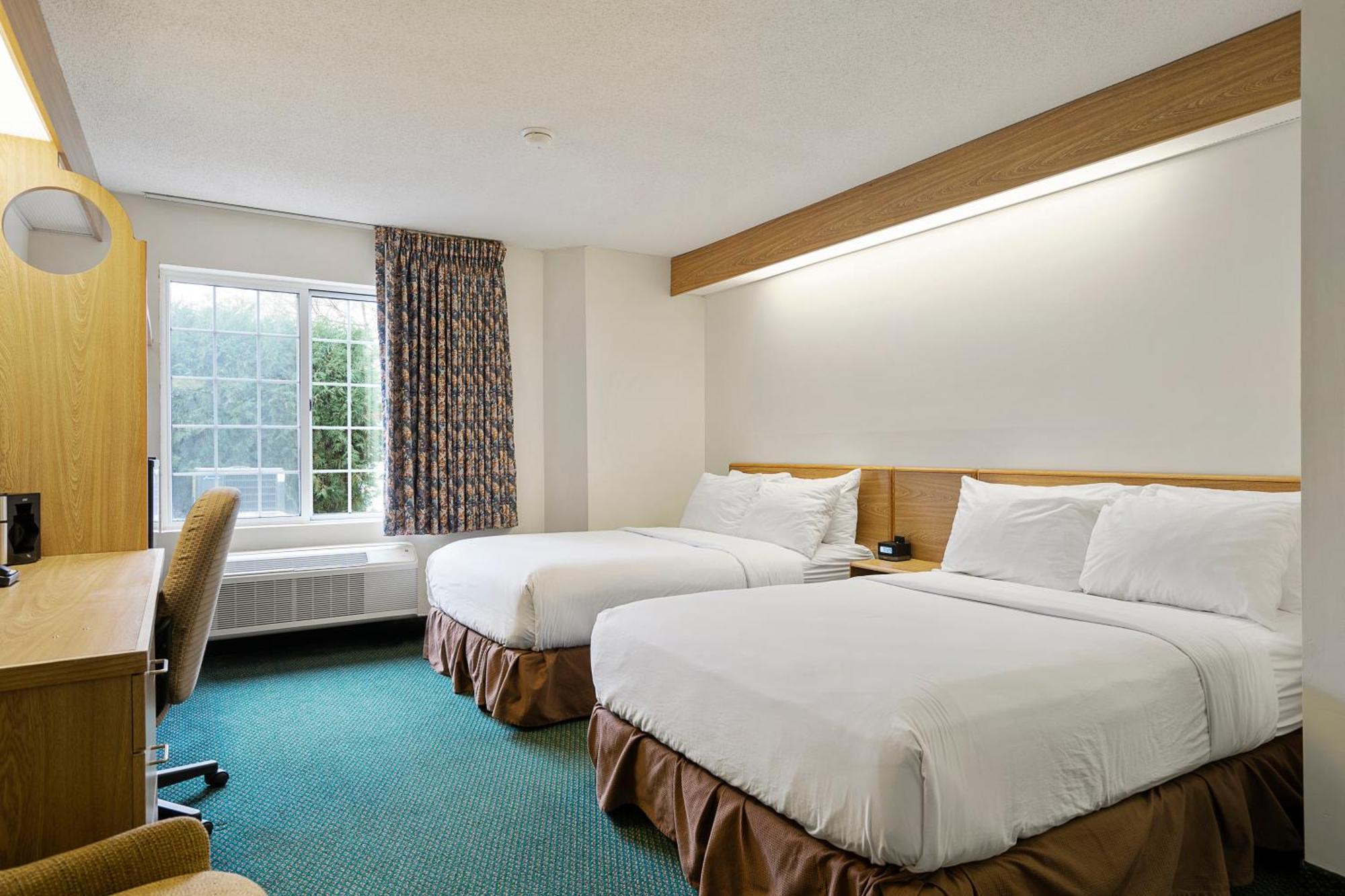 Double Room Two Double Beds Pet-Friendly