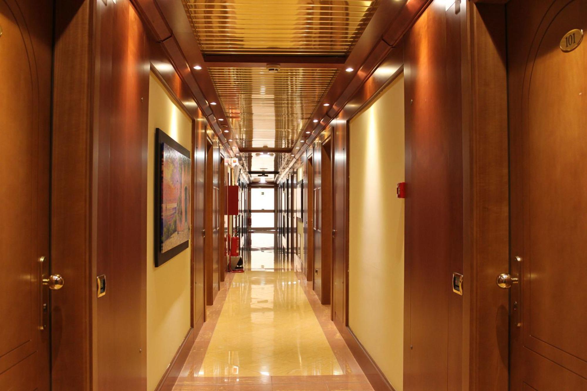 Economy Queen Room