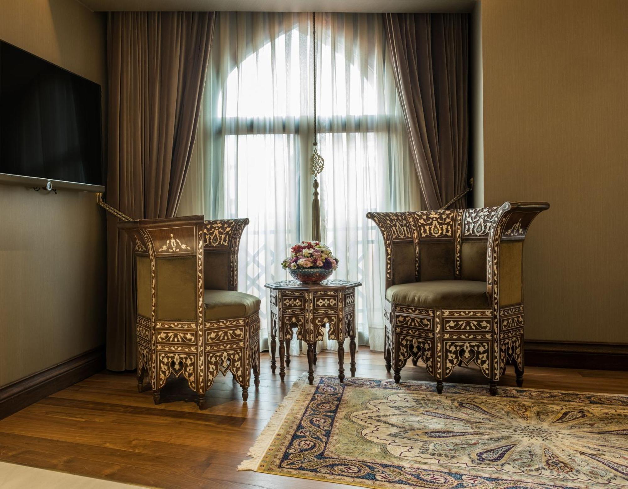 Deluxe Double Room Street View