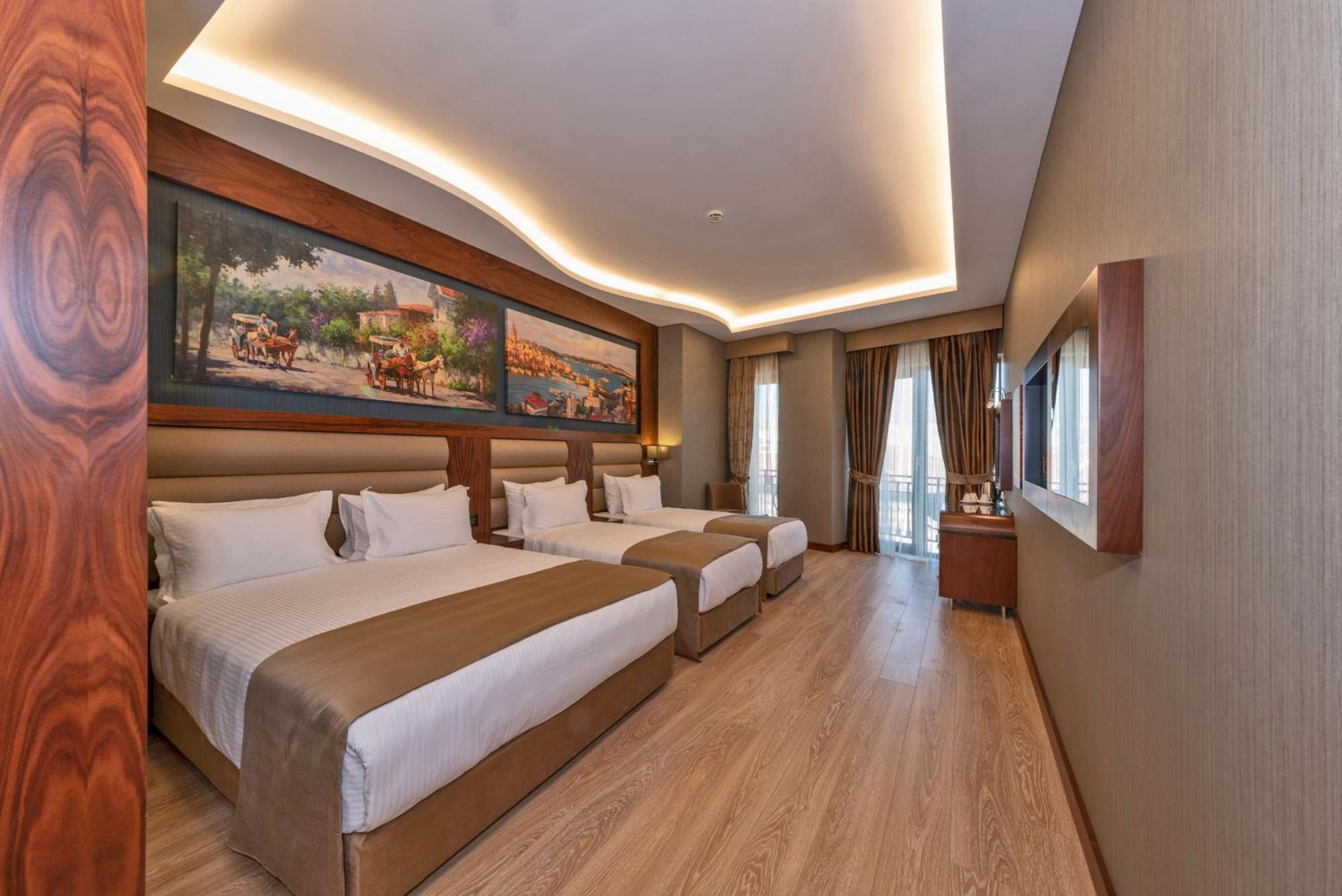 Deluxe Family Room