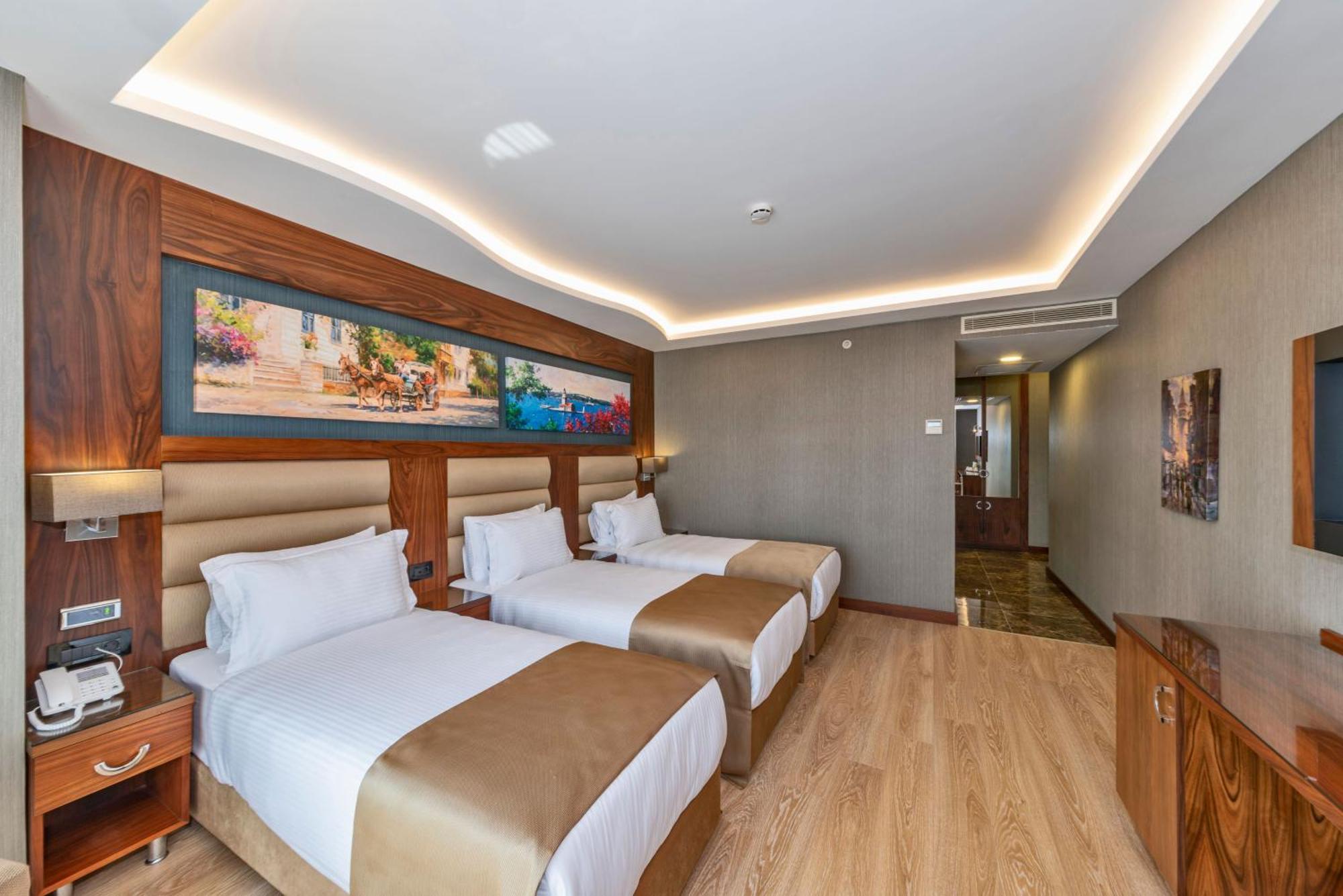 Deluxe Family Room