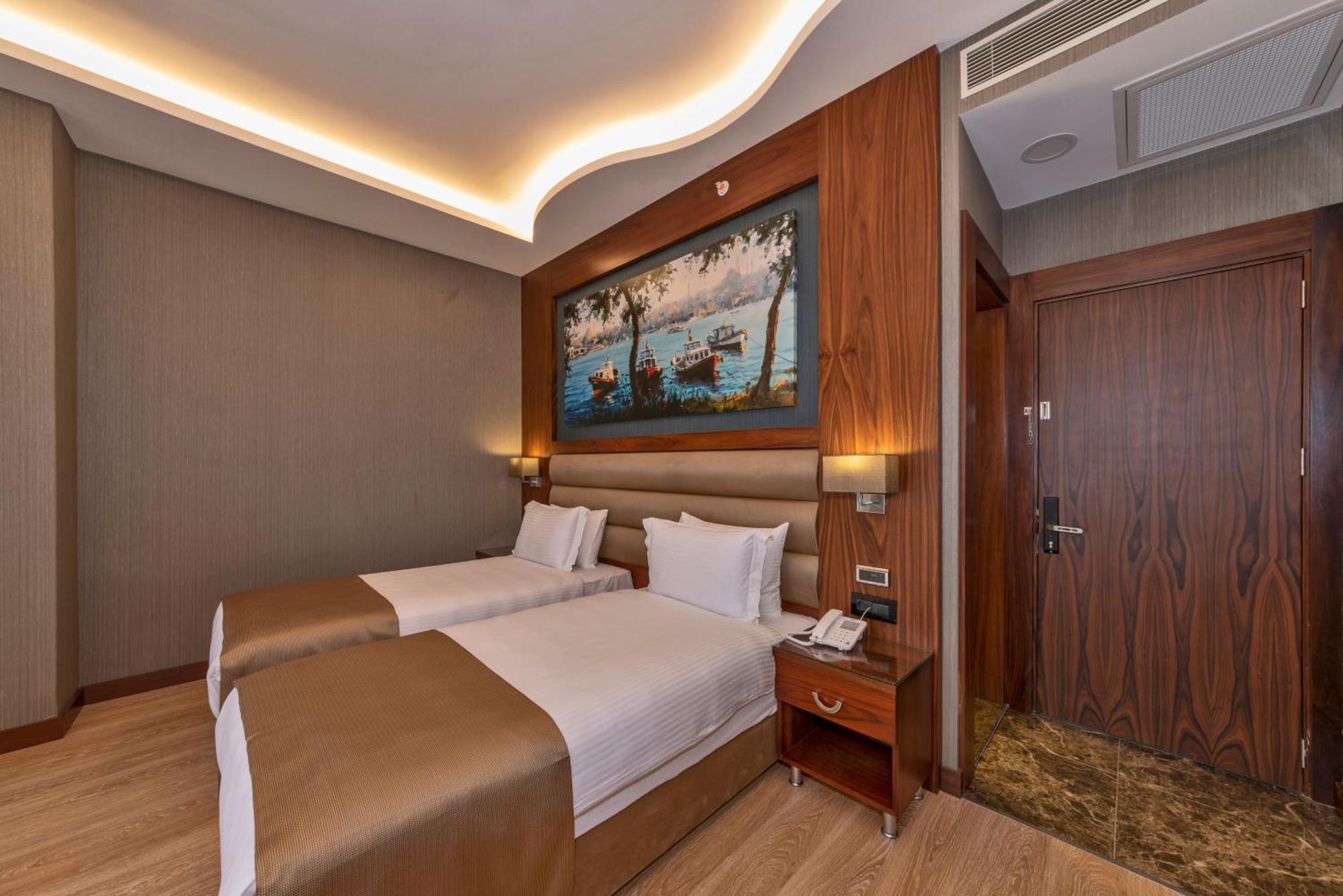 Deluxe Double or Twin Room